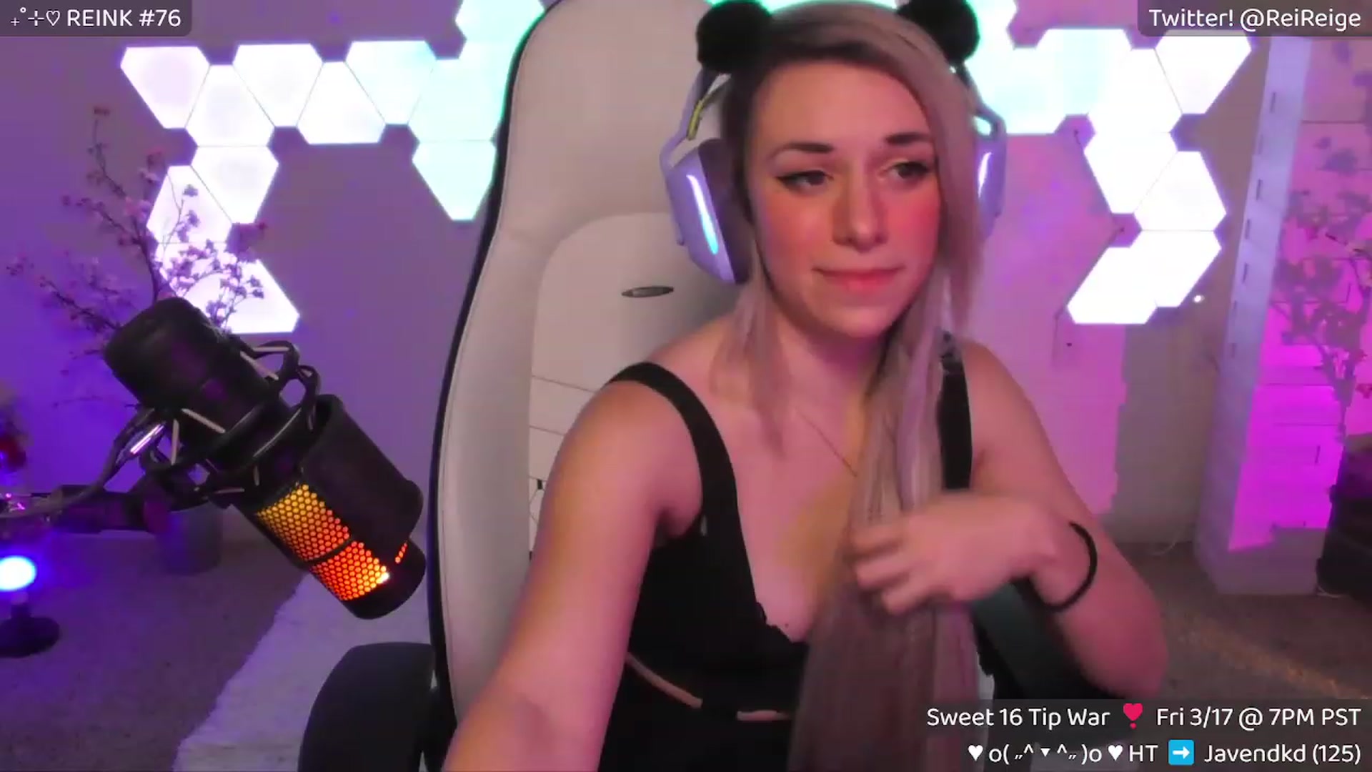 Gallery image thumbnail from Reige's myfreecams stream on, 03/17/2023, 07:29 image 7 of 20