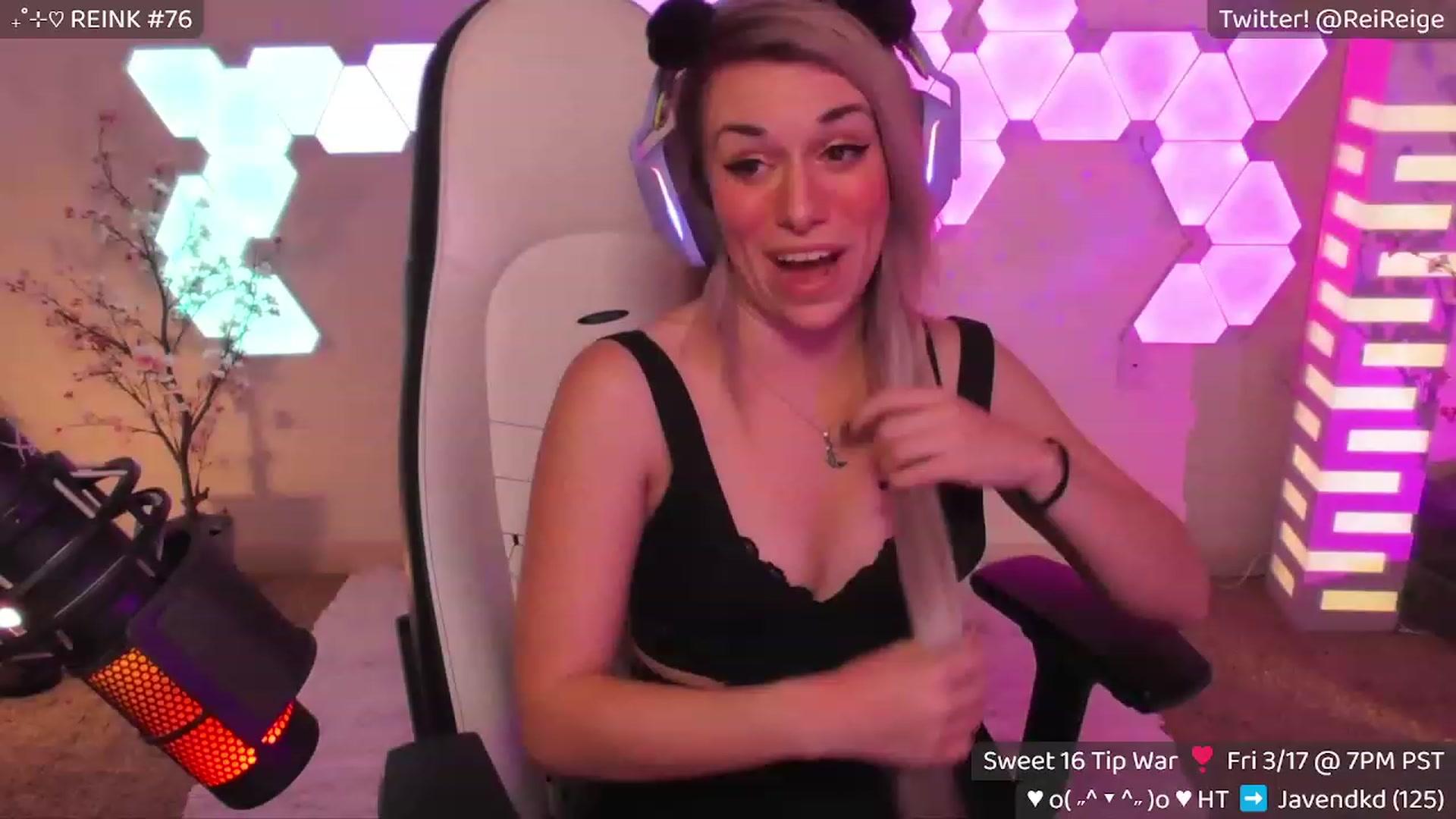 Gallery image thumbnail from Reige's myfreecams stream on, 03/17/2023, 07:29 image 6 of 20