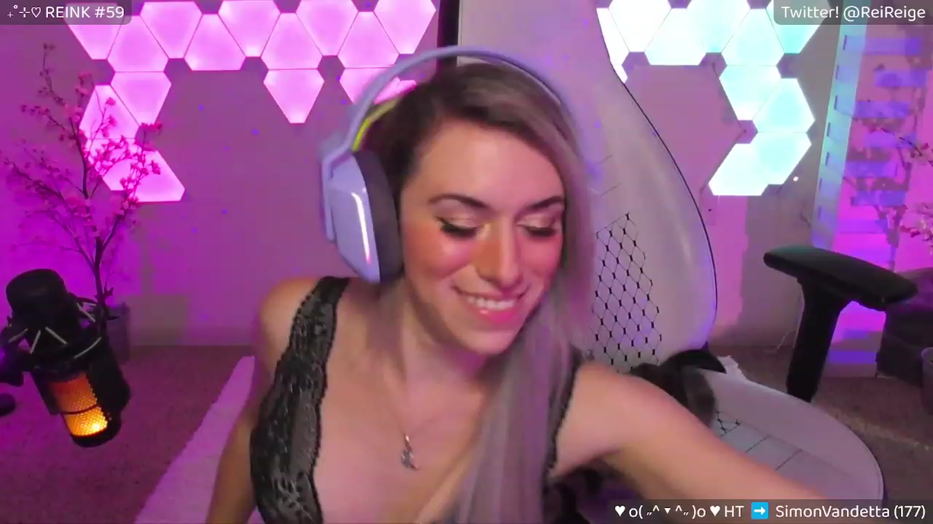 Gallery image thumbnail from Reige's myfreecams stream on, 03/19/2023, 07:45 image 1 of 20