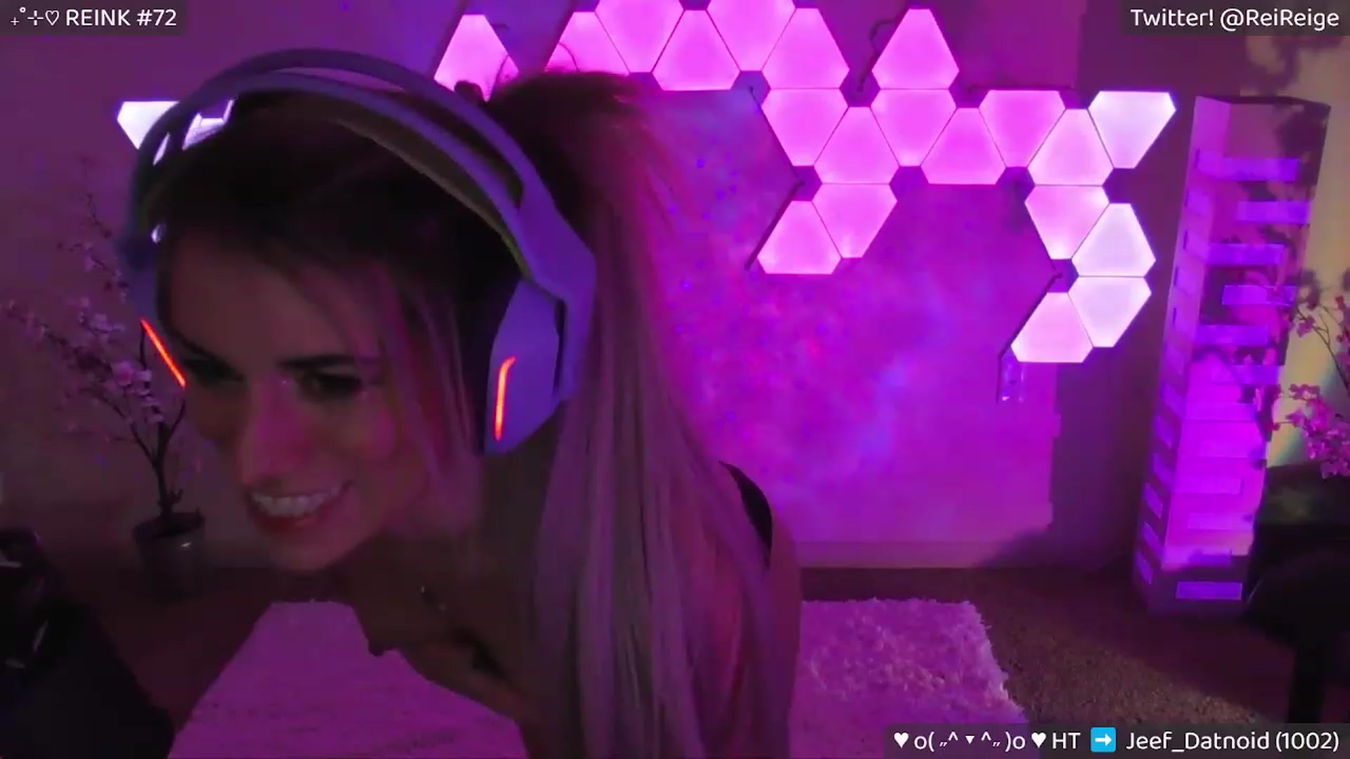 Gallery image thumbnail from Reige's myfreecams stream on, 03/26/2023, 10:25 image 14 of 20