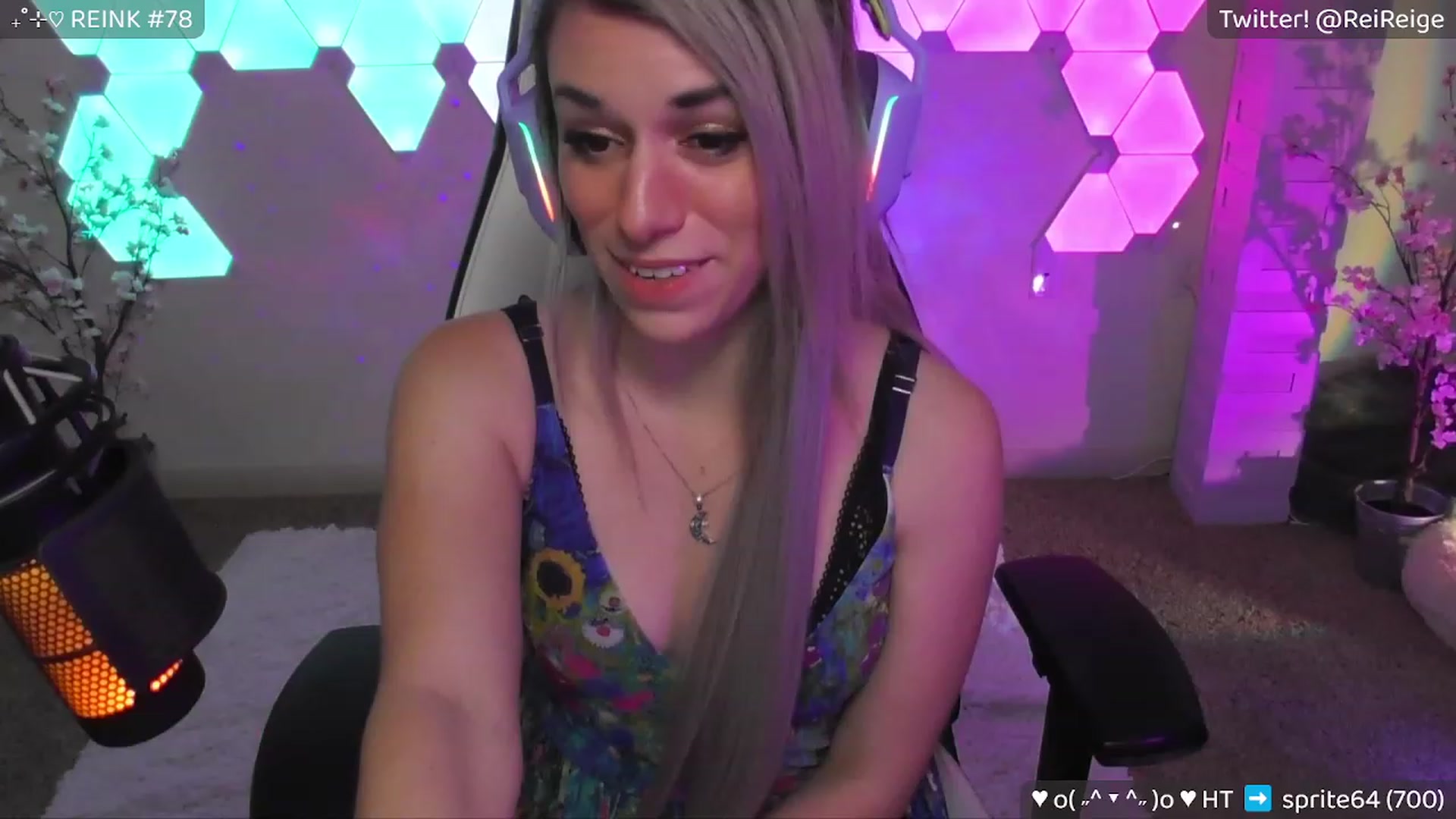 Gallery image thumbnail from Reige's myfreecams stream on, 03/29/2023, 08:49 image 11 of 20