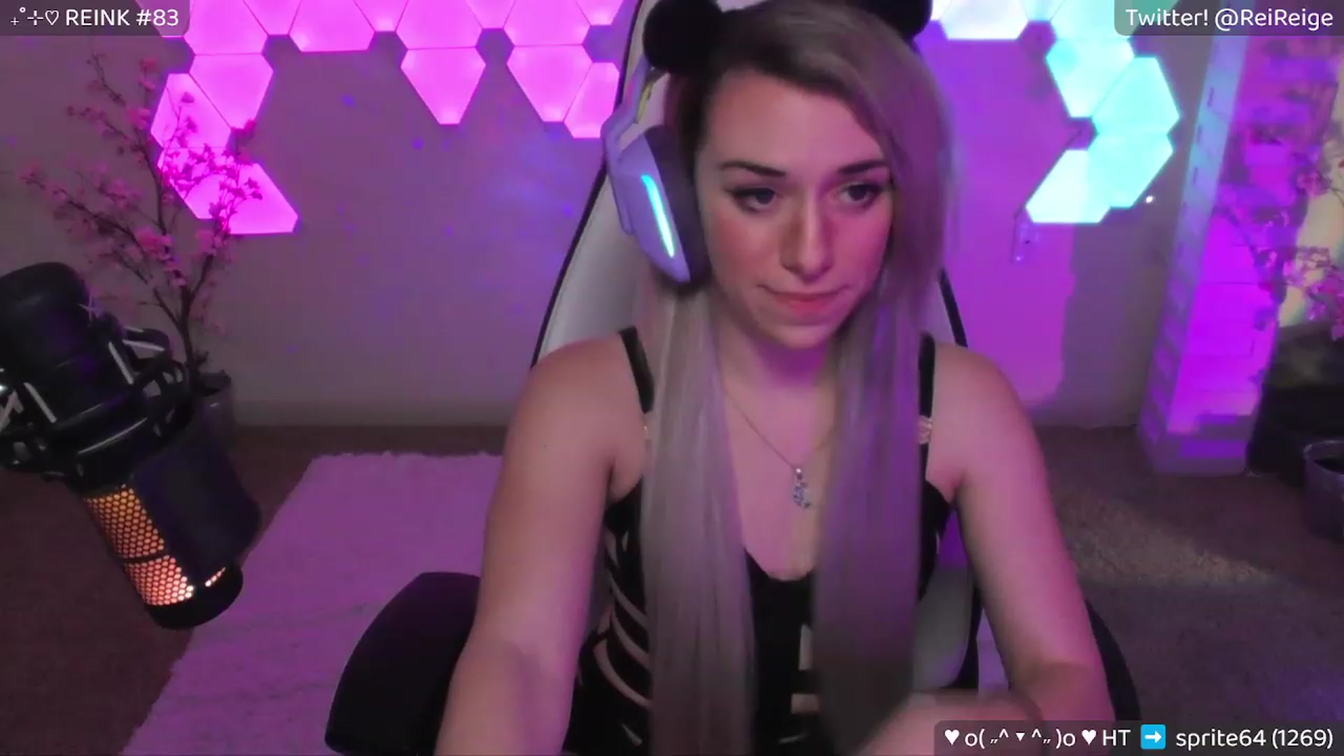 Gallery image thumbnail from Reige's myfreecams stream on, 03/31/2023, 08:32 image 15 of 20