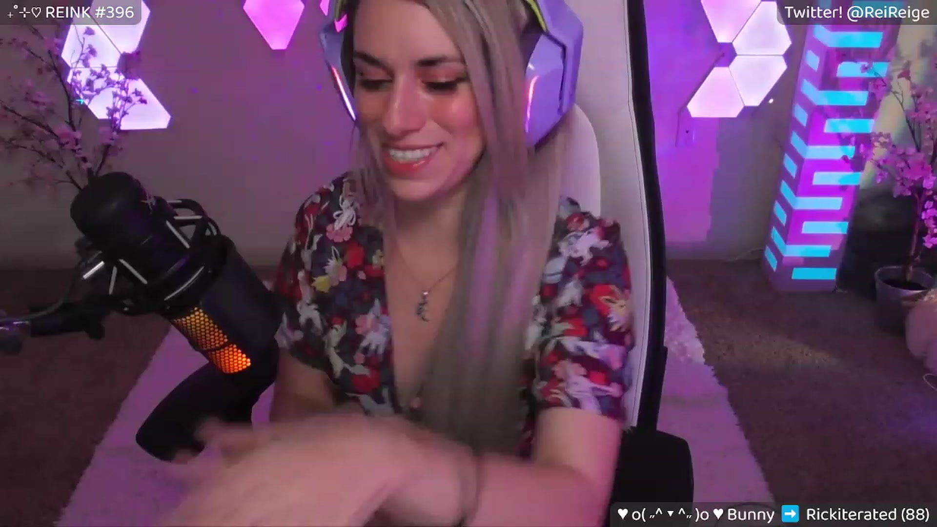 Gallery image thumbnail from Reige's myfreecams stream on, 04/10/2023, 10:10 image 3 of 20