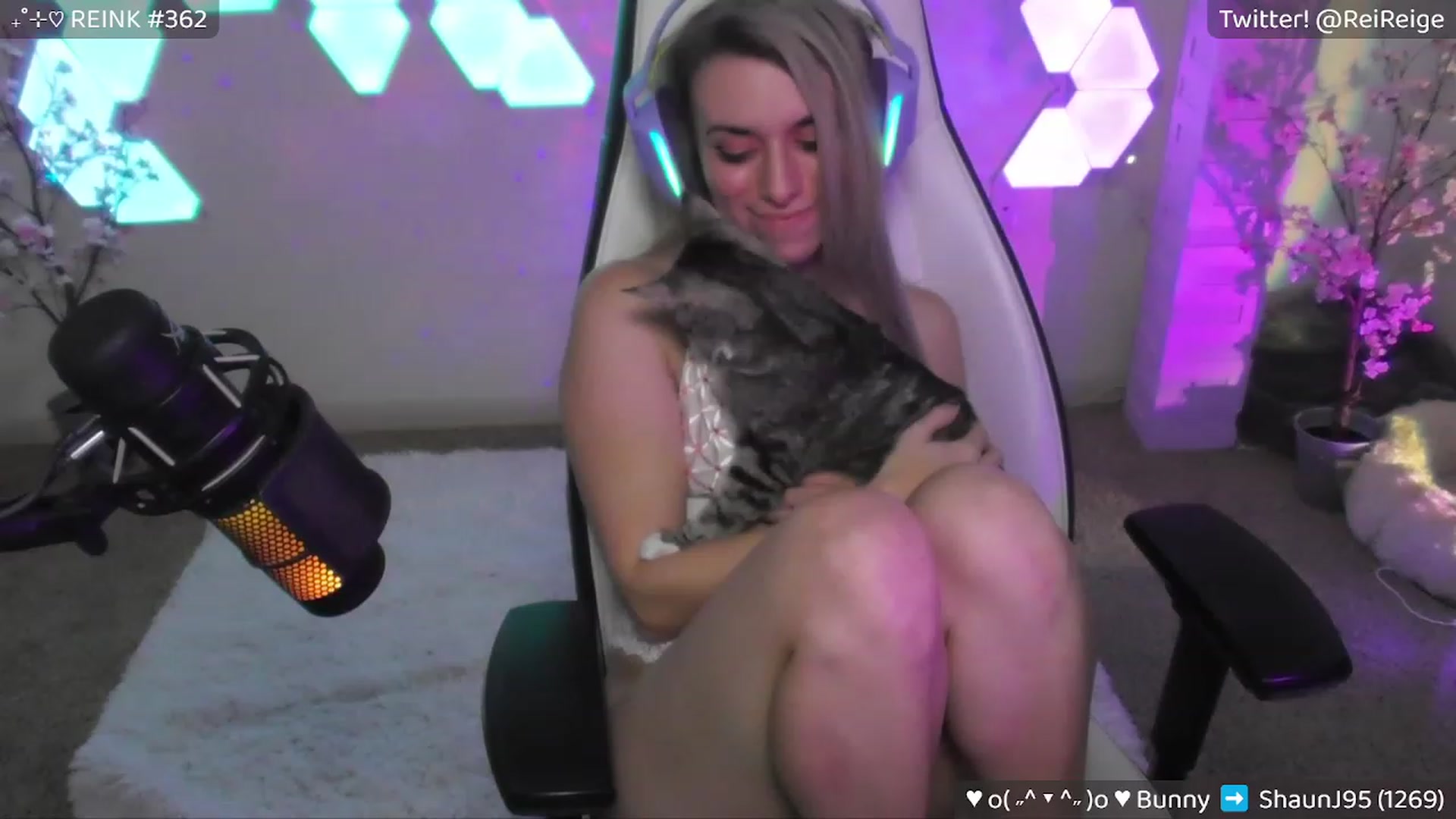 Gallery image thumbnail from Reige's myfreecams stream on, 04/10/2023, 11:13 image 18 of 20