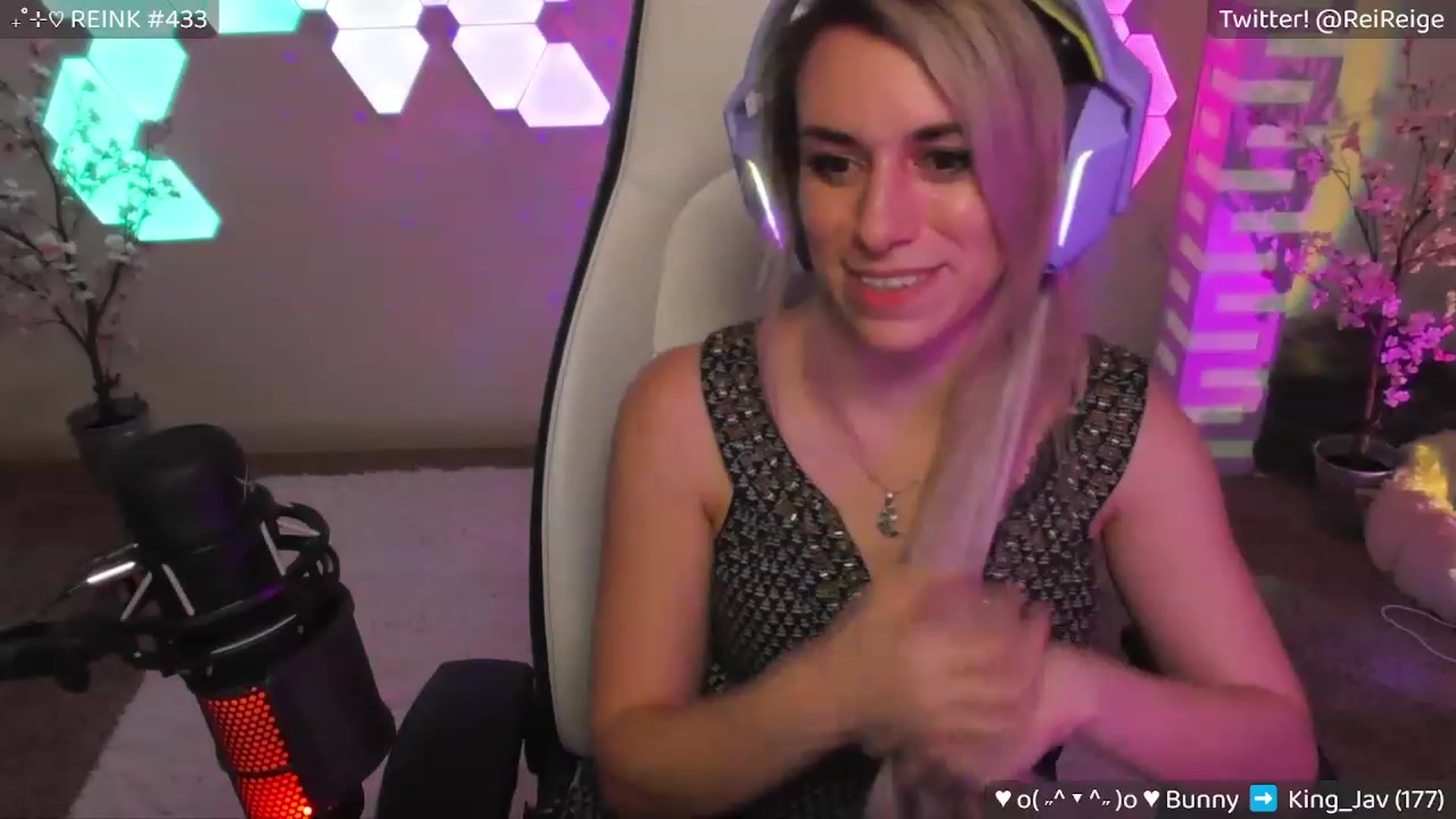 Gallery image thumbnail from Reige's myfreecams stream on, 04/12/2023, 08:32 image 19 of 20