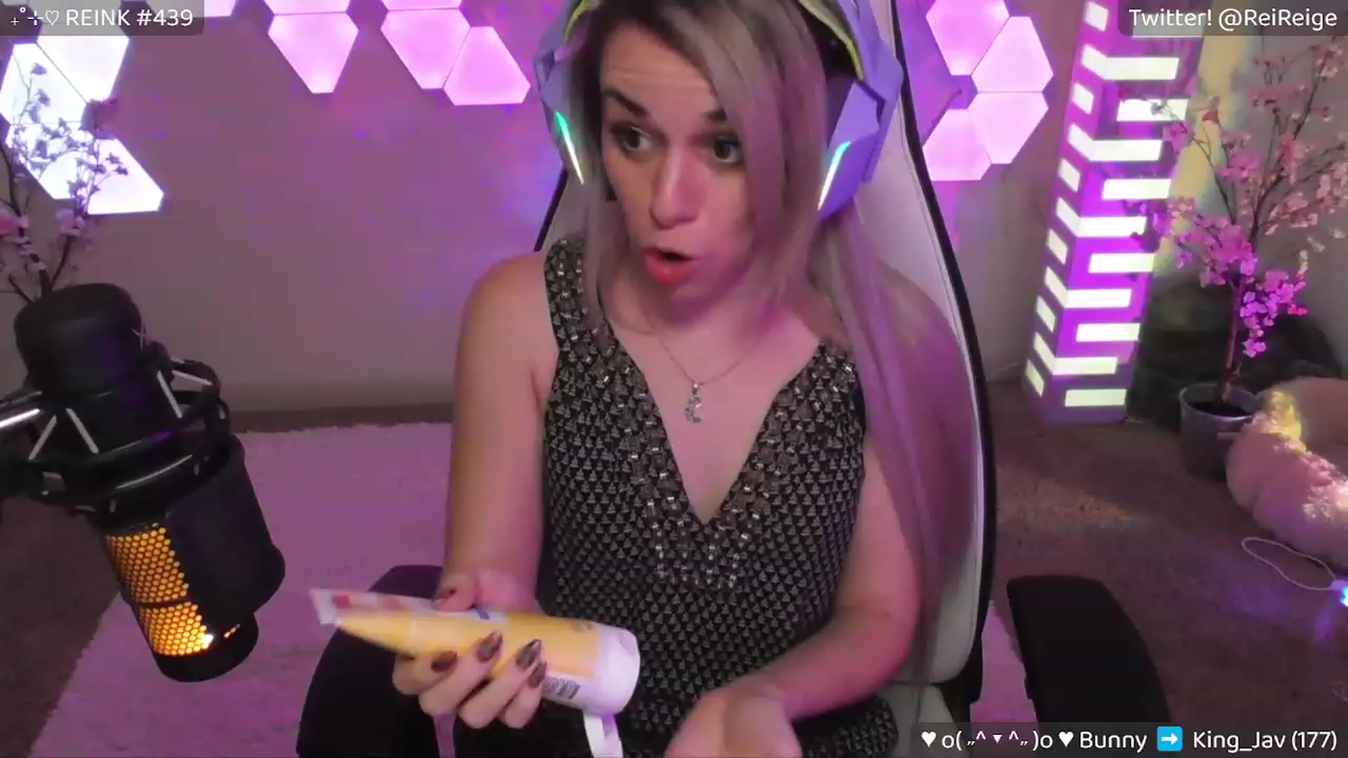 Gallery image thumbnail from Reige's myfreecams stream on, 04/12/2023, 08:32 image 6 of 20