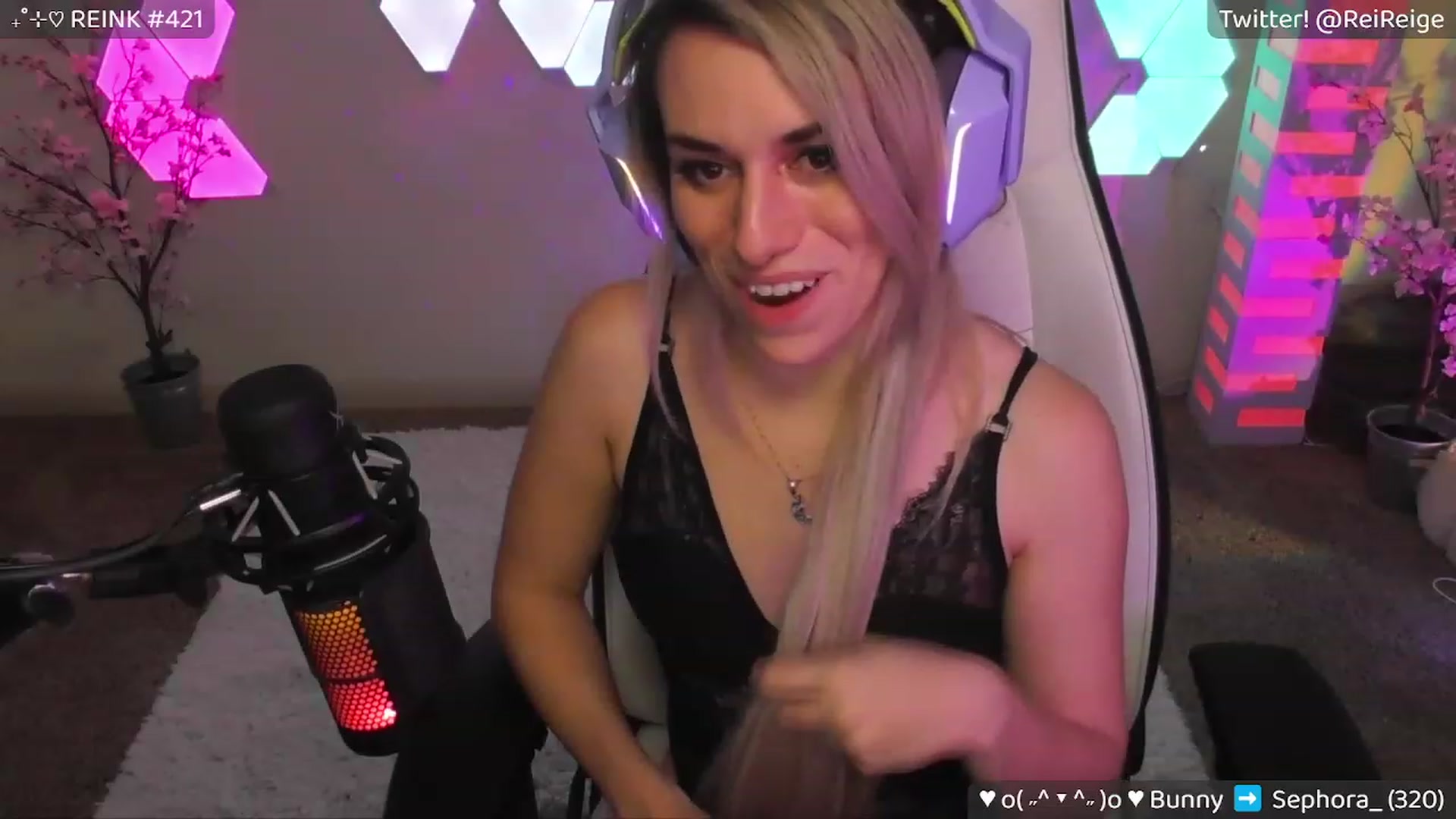 Gallery image thumbnail from Reige's myfreecams stream on, 04/12/2023, 10:14 image 9 of 20