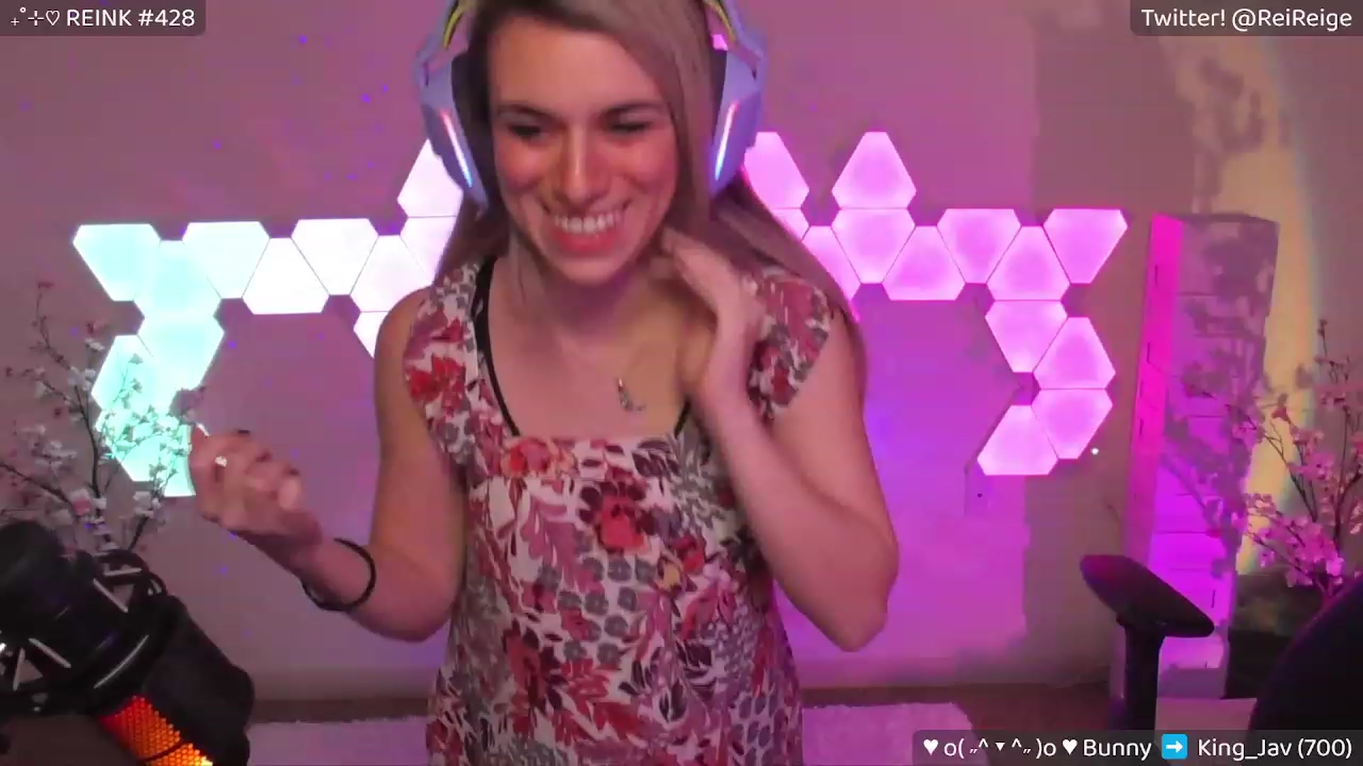 Gallery image thumbnail from Reige's myfreecams stream on, 04/14/2023, 08:13 image 3 of 20