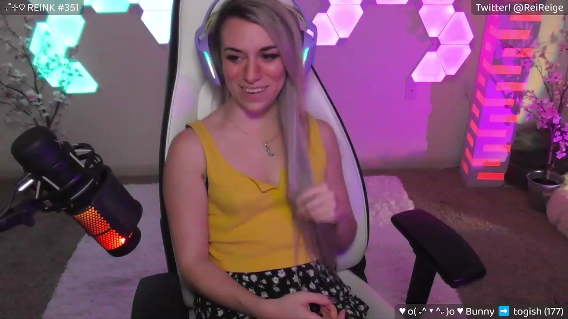 Gallery image thumbnail from Reige's myfreecams stream on, 04/16/2023, 08:20 image 5 of 20