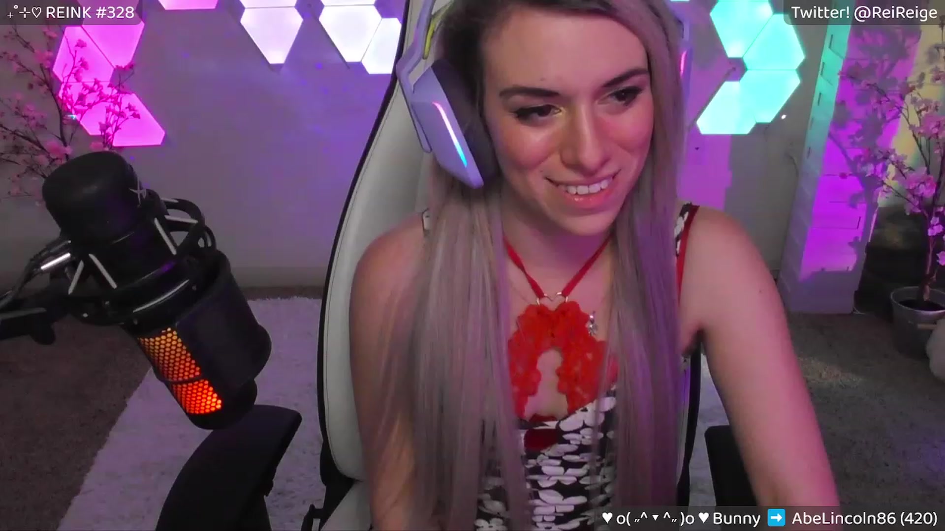 Gallery image thumbnail from Reige's myfreecams stream on, 04/20/2023, 07:15 image 16 of 20