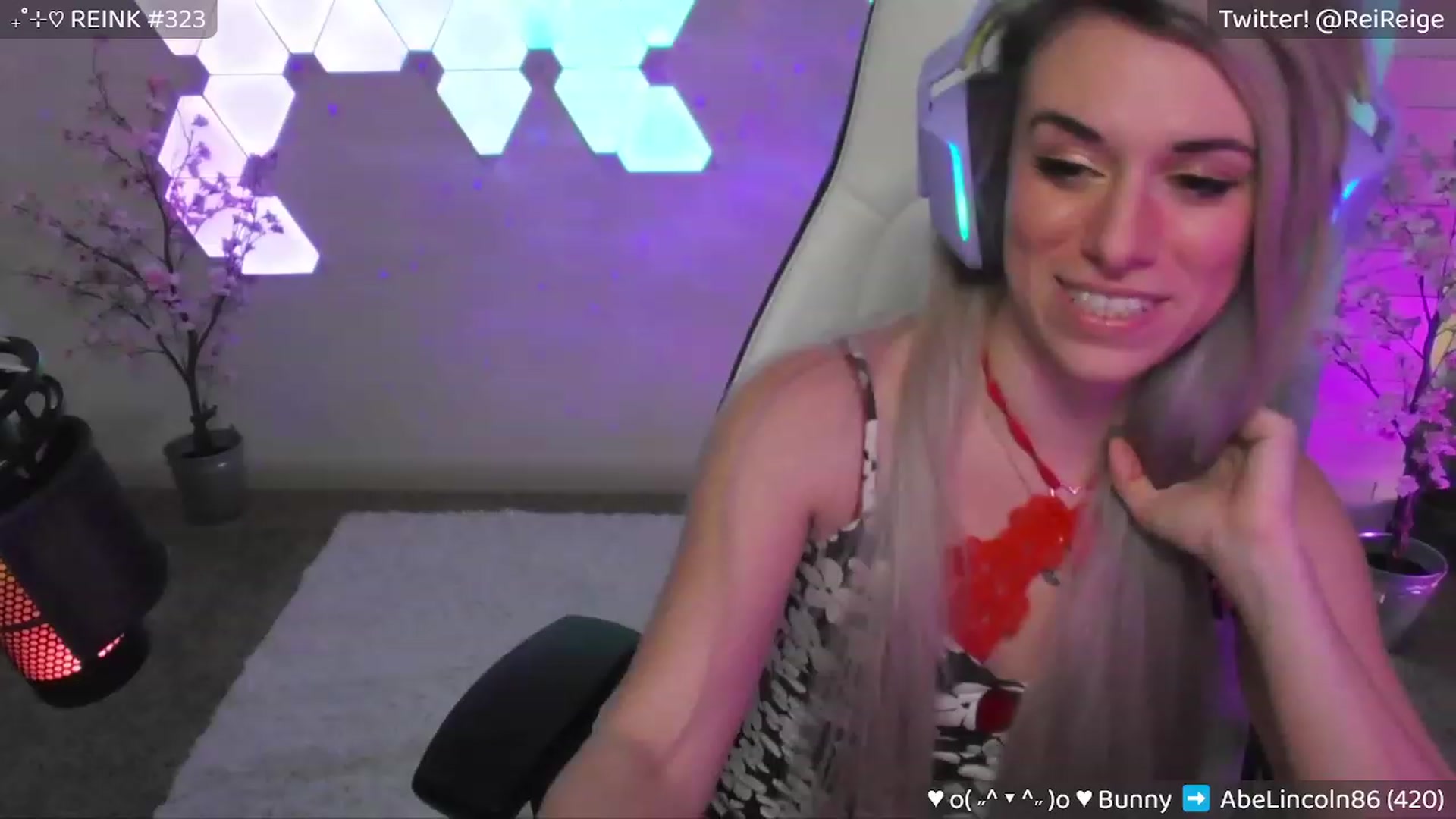 Gallery image thumbnail from Reige's myfreecams stream on, 04/20/2023, 07:48 image 14 of 20