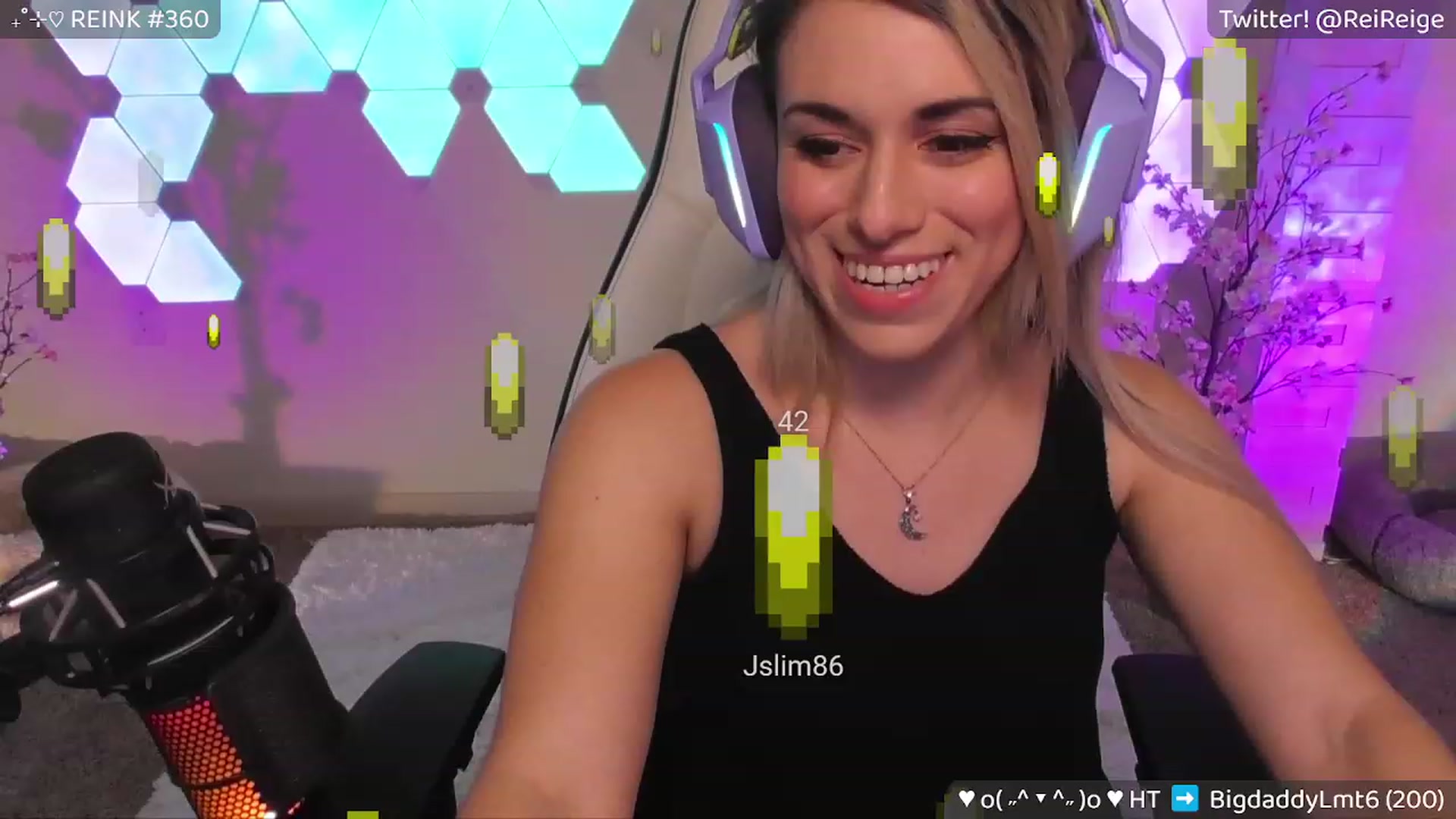 Gallery image thumbnail from Reige's myfreecams stream on, 06/14/2023, 08:37 image 3 of 20