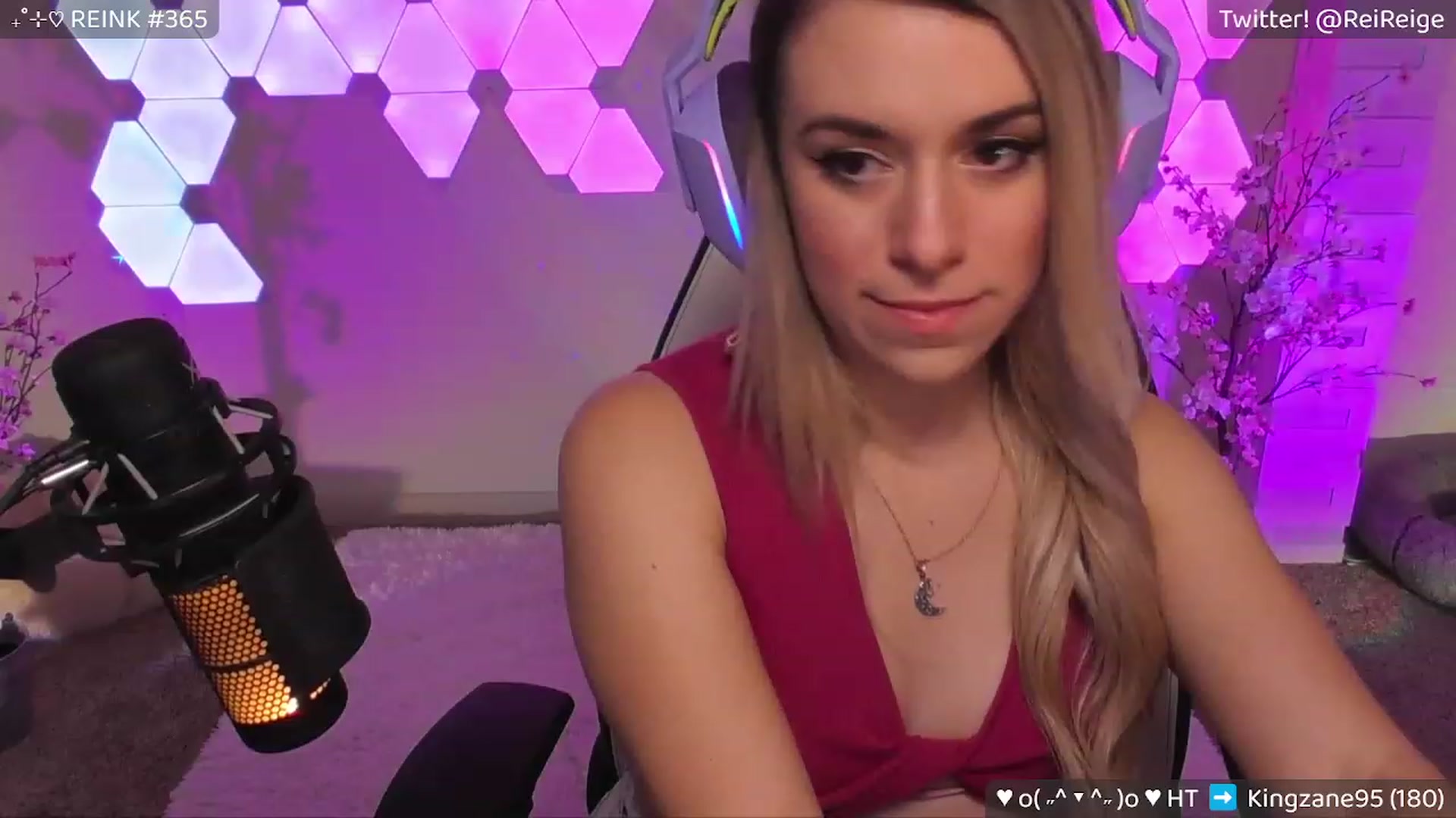 Gallery image thumbnail from Reige's myfreecams stream on, 06/16/2023, 07:25 image 16 of 20
