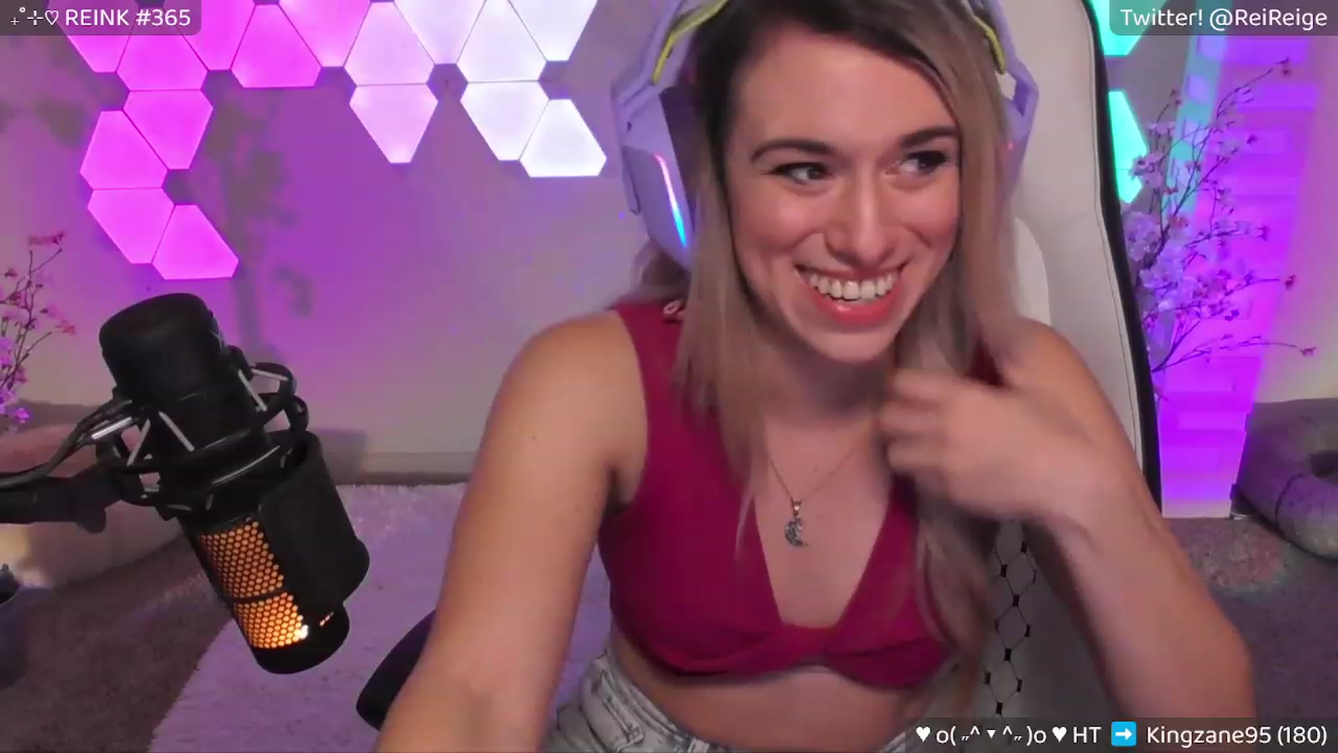 Gallery image thumbnail from Reige's myfreecams stream on, 06/16/2023, 07:25 image 13 of 20