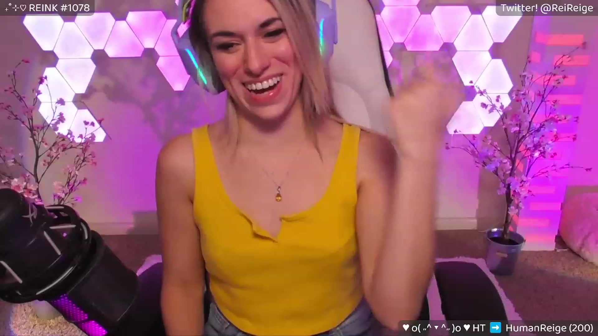 Gallery image thumbnail from Reige's myfreecams stream on, 07/03/2023, 06:57 image 10 of 20