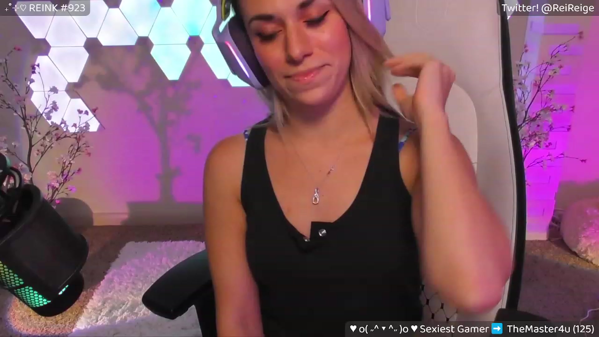 Gallery image thumbnail from Reige's myfreecams stream on, 07/15/2023, 07:37 image 1 of 20