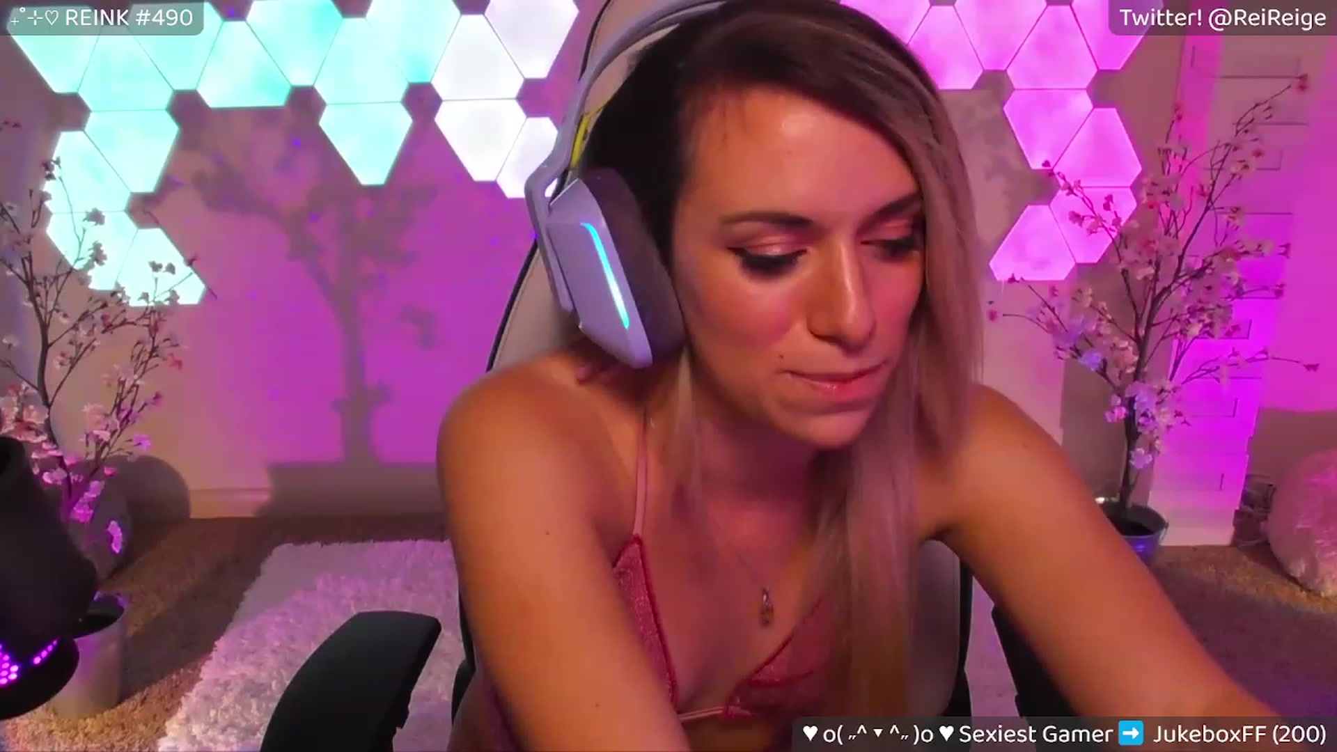 Gallery image thumbnail from Reige's myfreecams stream on, 07/19/2023, 07:32 image 3 of 20