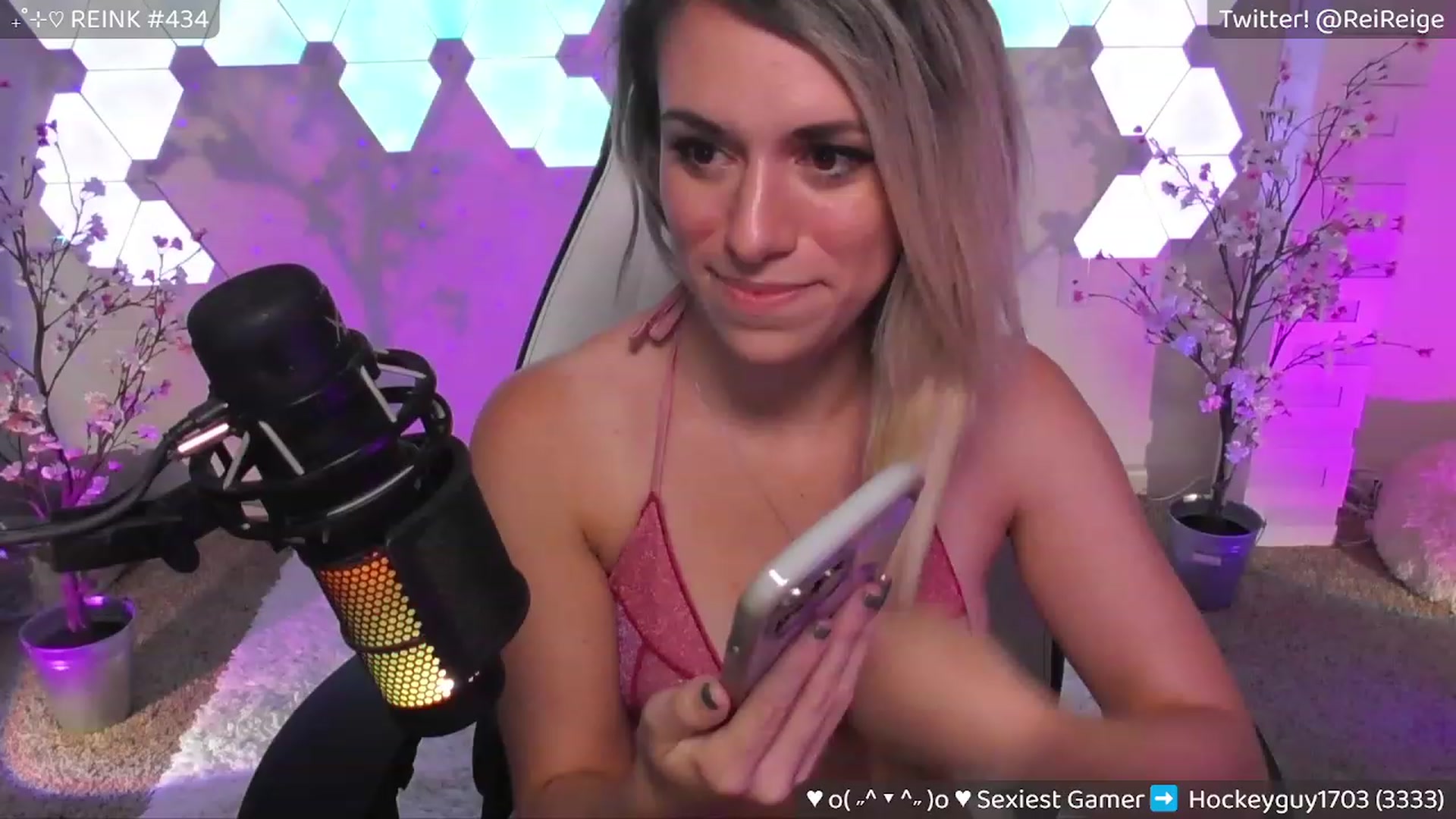 Gallery image thumbnail from Reige's myfreecams stream on, 07/19/2023, 07:32 image 11 of 20