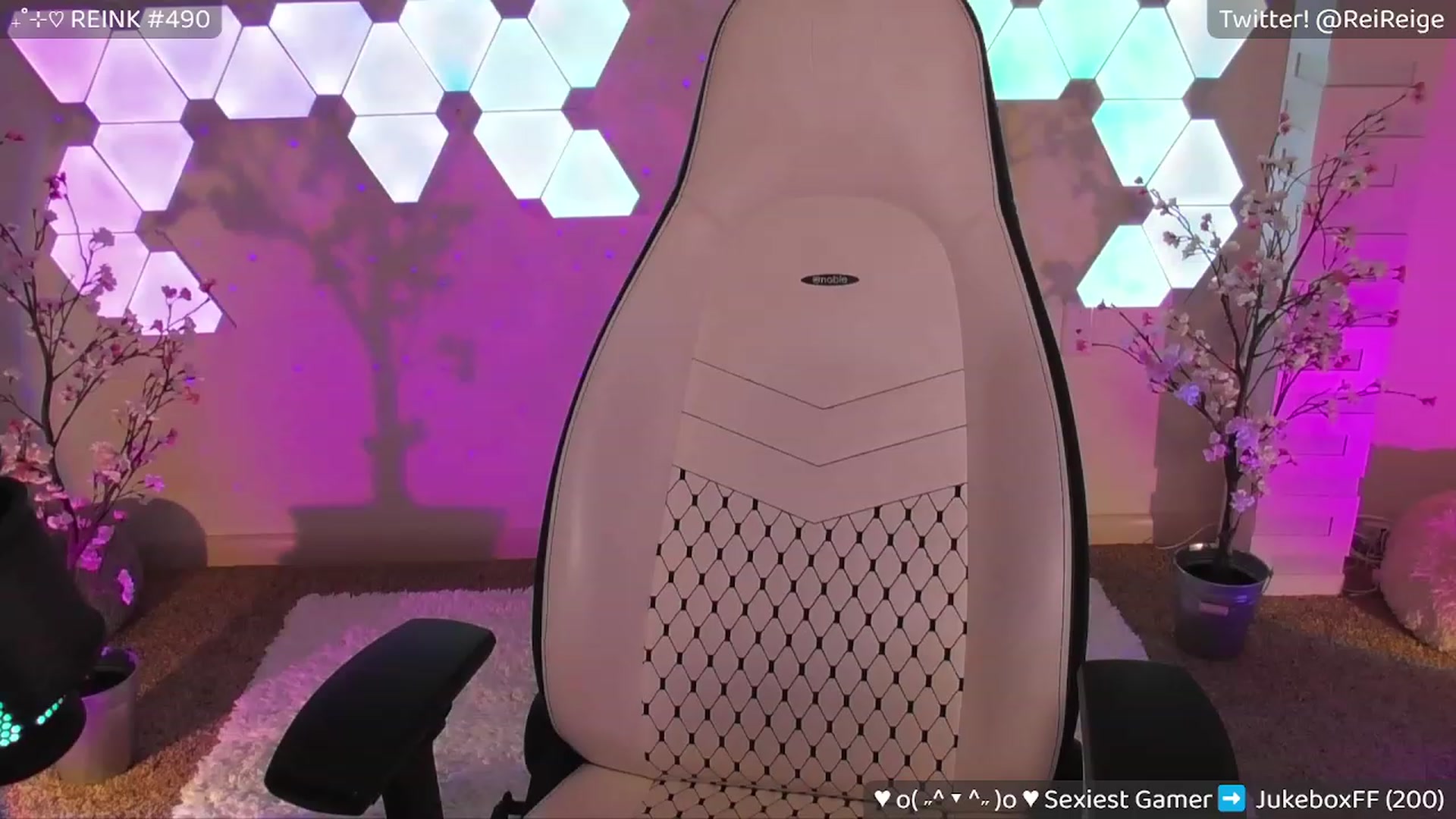 Gallery image thumbnail from Reige's myfreecams stream on, 07/19/2023, 07:32 image 4 of 20
