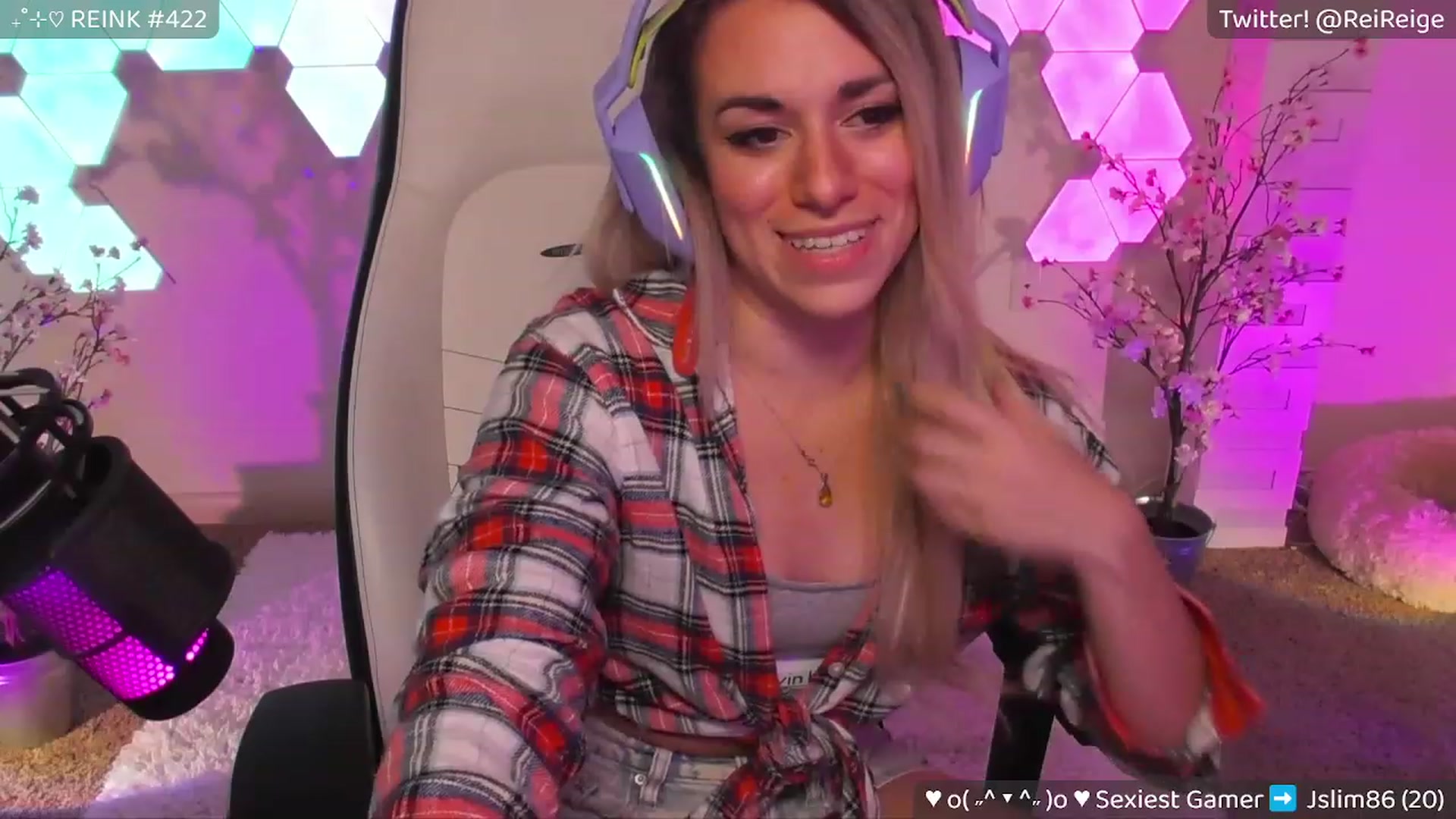 Gallery image thumbnail from Reige's myfreecams stream on, 07/27/2023, 06:39 image 17 of 20