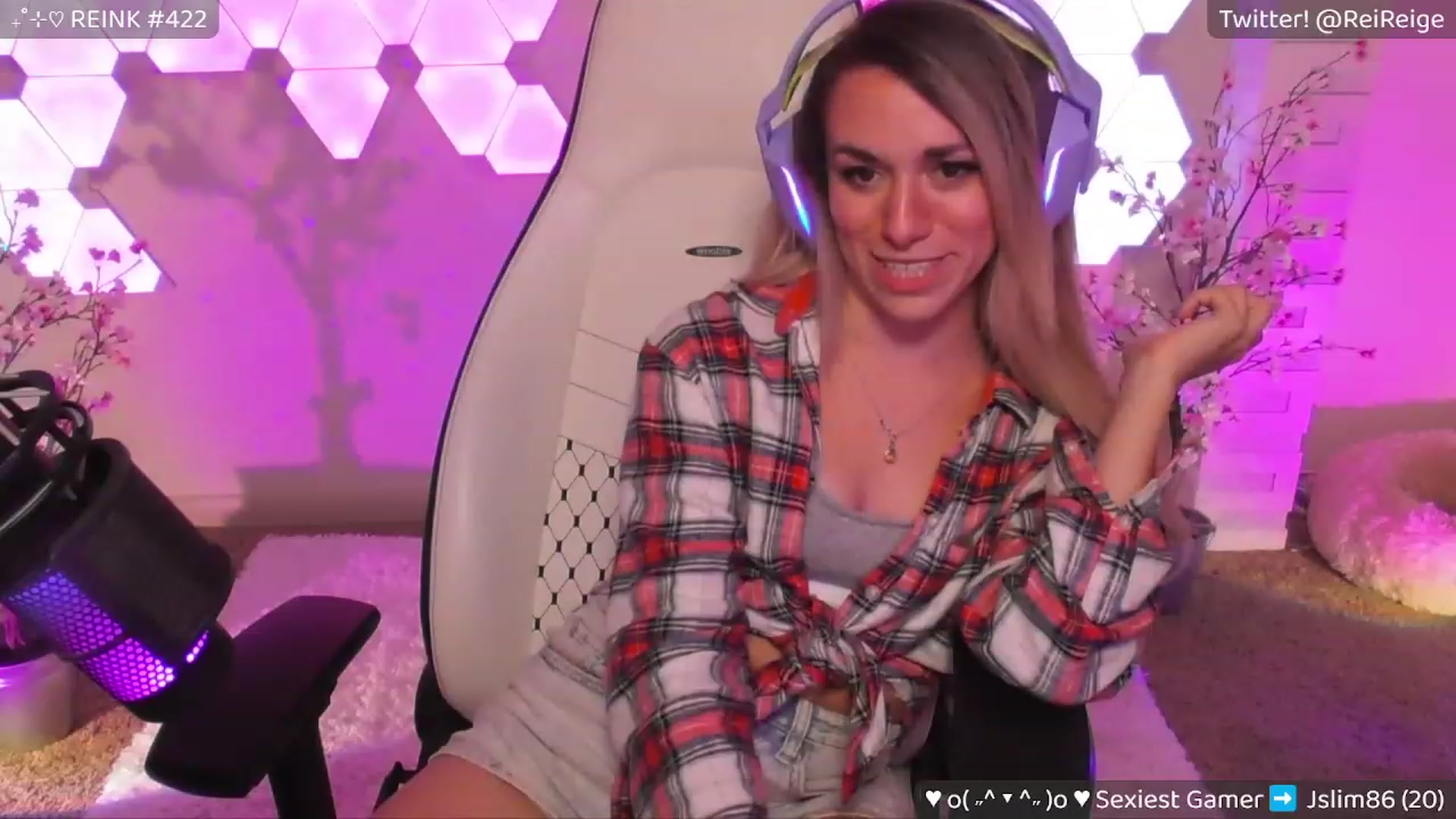 Gallery image thumbnail from Reige's myfreecams stream on, 07/27/2023, 06:39 image 16 of 20