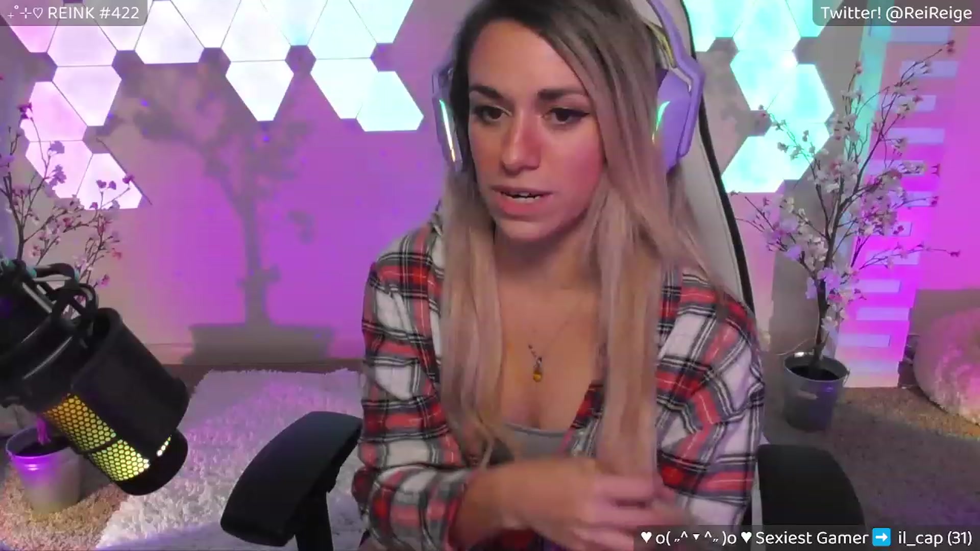 Gallery image thumbnail from Reige's myfreecams stream on, 07/27/2023, 08:21 image 3 of 20