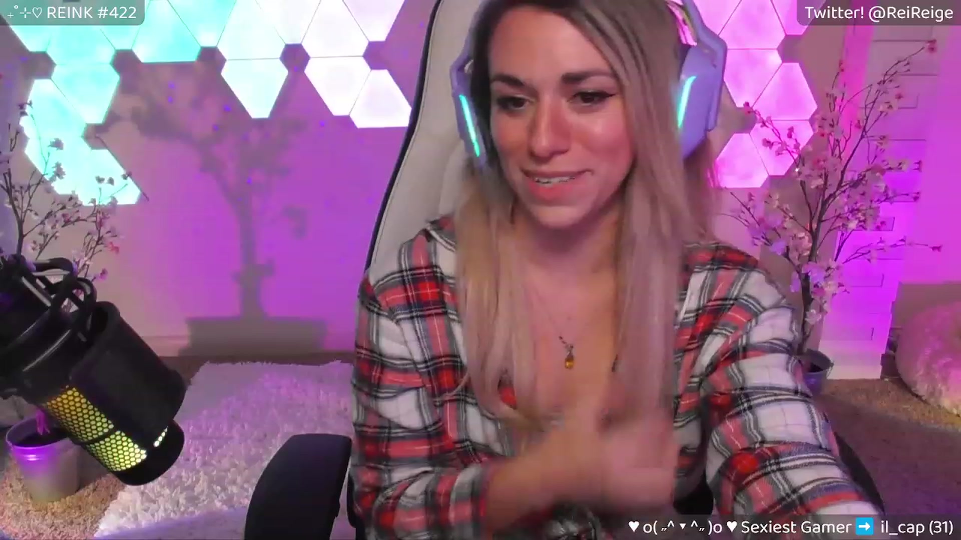 Gallery image thumbnail from Reige's myfreecams stream on, 07/27/2023, 08:21 image 4 of 20