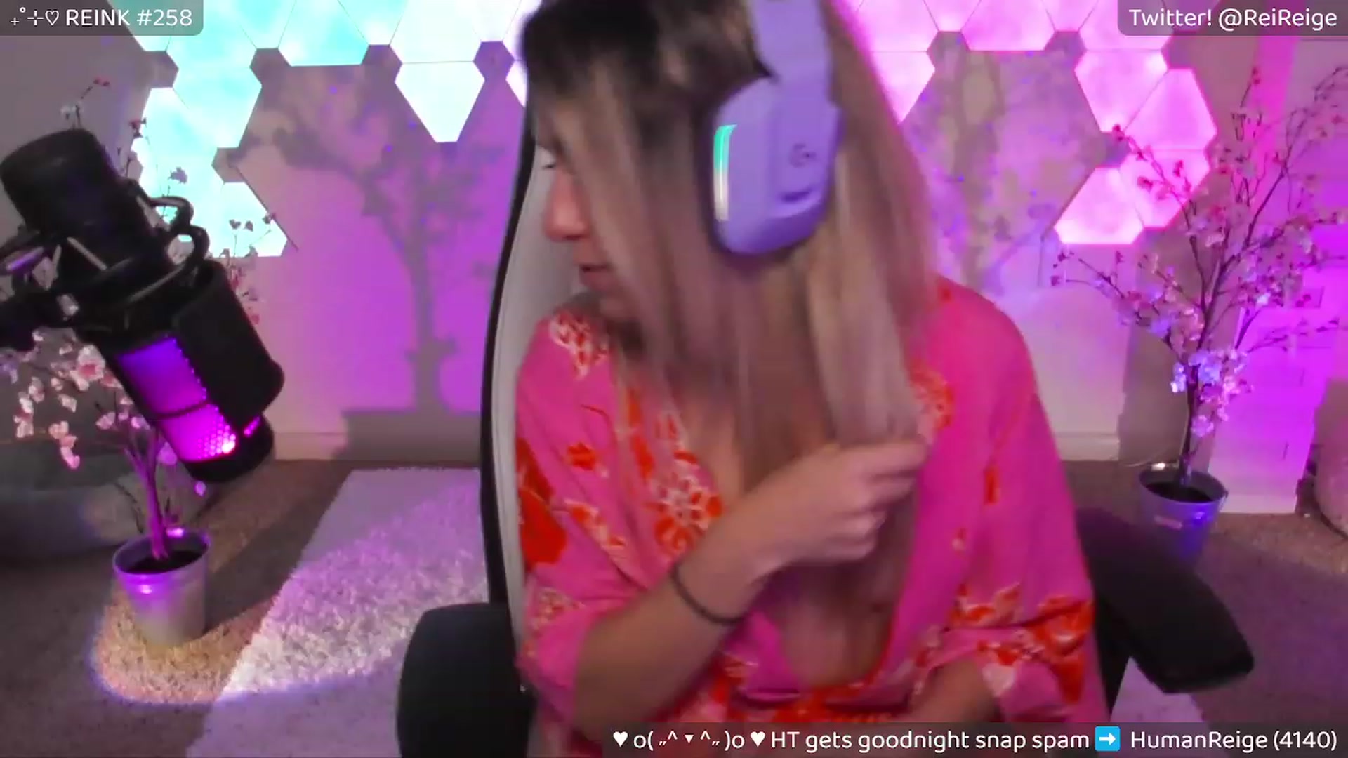 Gallery image thumbnail from Reige's myfreecams stream on, 07/31/2023, 09:12 image 17 of 20