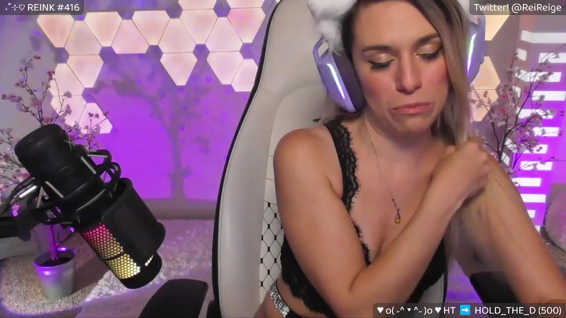 Gallery image thumbnail from Reige's myfreecams stream on, 08/17/2023, 10:22 image 17 of 20