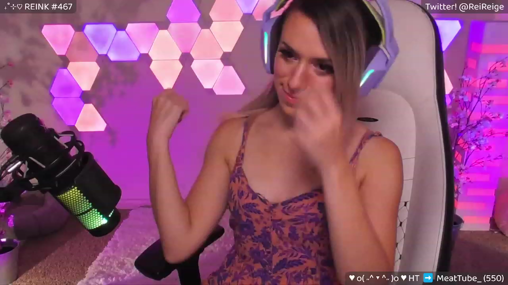 Gallery image thumbnail from Reige's myfreecams stream on, 08/19/2023, 10:05 image 7 of 20