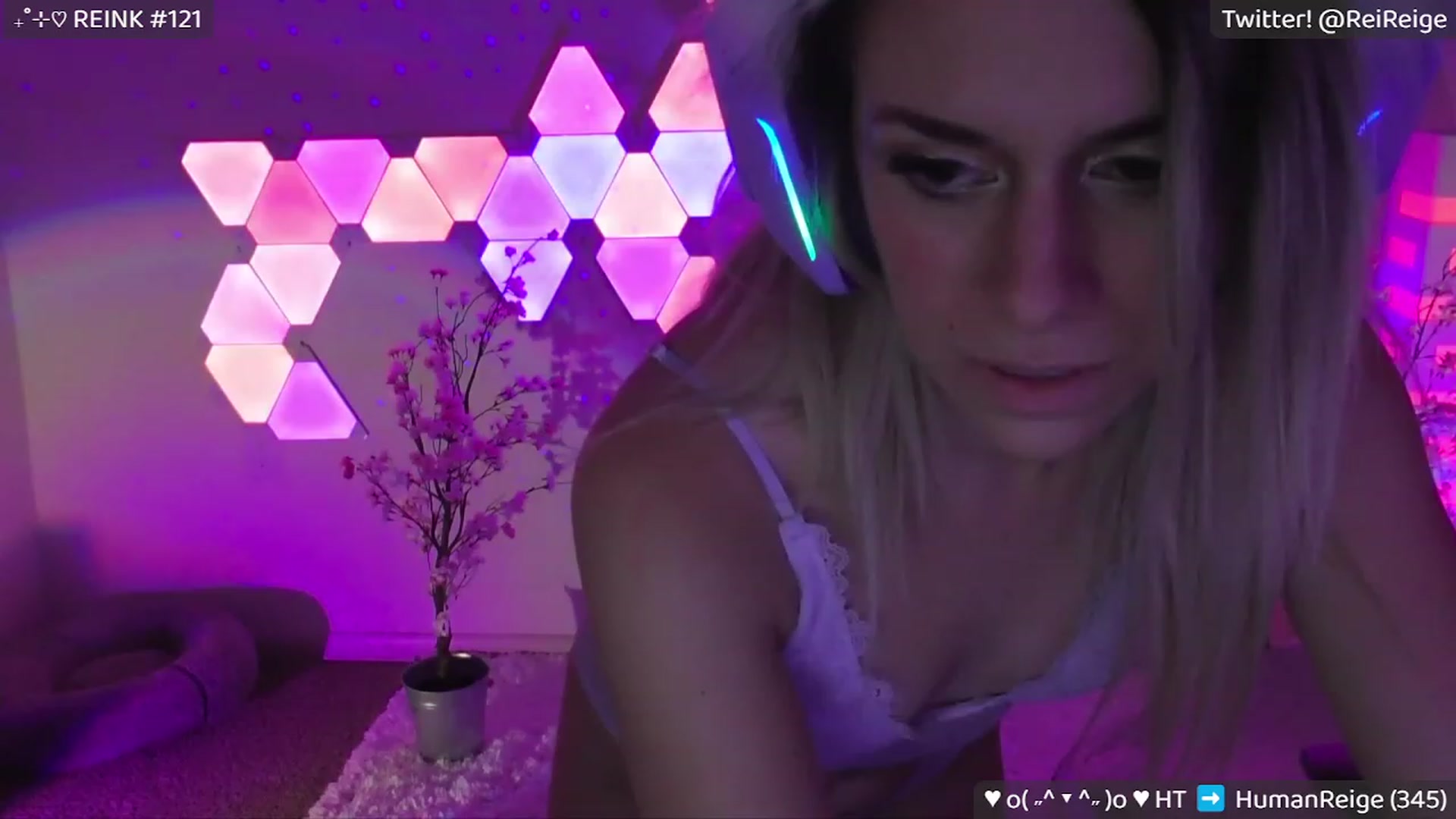 Gallery image thumbnail from Reige's myfreecams stream on, 09/23/2023, 10:47 image 17 of 20