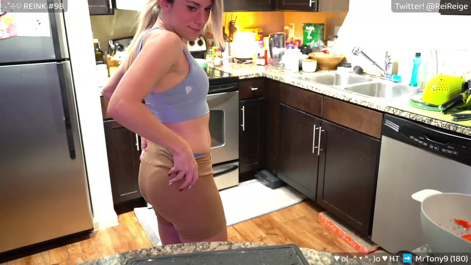 Gallery image thumbnail from Reige's myfreecams stream on, 09/25/2023, 07:47 image 11 of 20