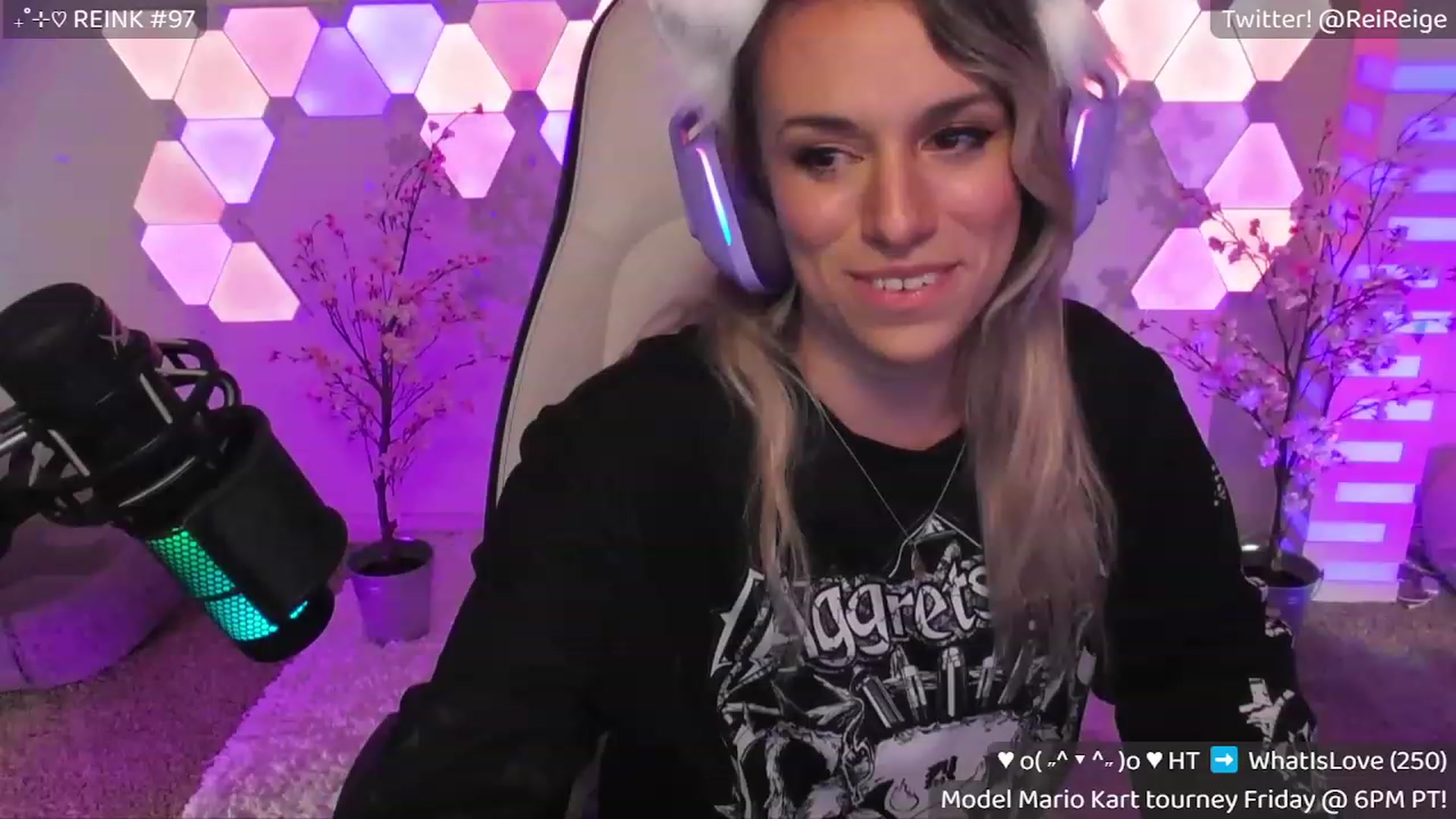 Gallery image thumbnail from Reige's myfreecams stream on, 09/27/2023, 07:12 image 16 of 20