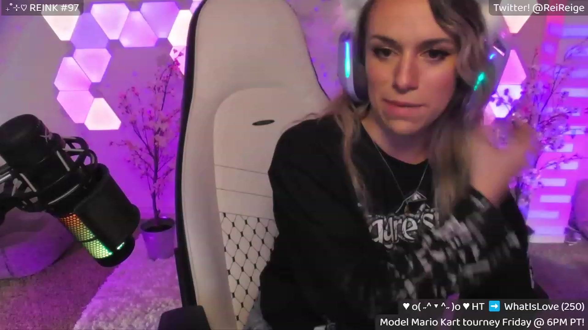 Gallery image thumbnail from Reige's myfreecams stream on, 09/27/2023, 07:12 image 7 of 20