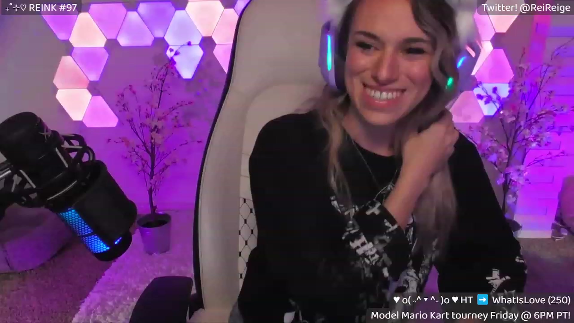 Gallery image thumbnail from Reige's myfreecams stream on, 09/27/2023, 07:12 image 17 of 20