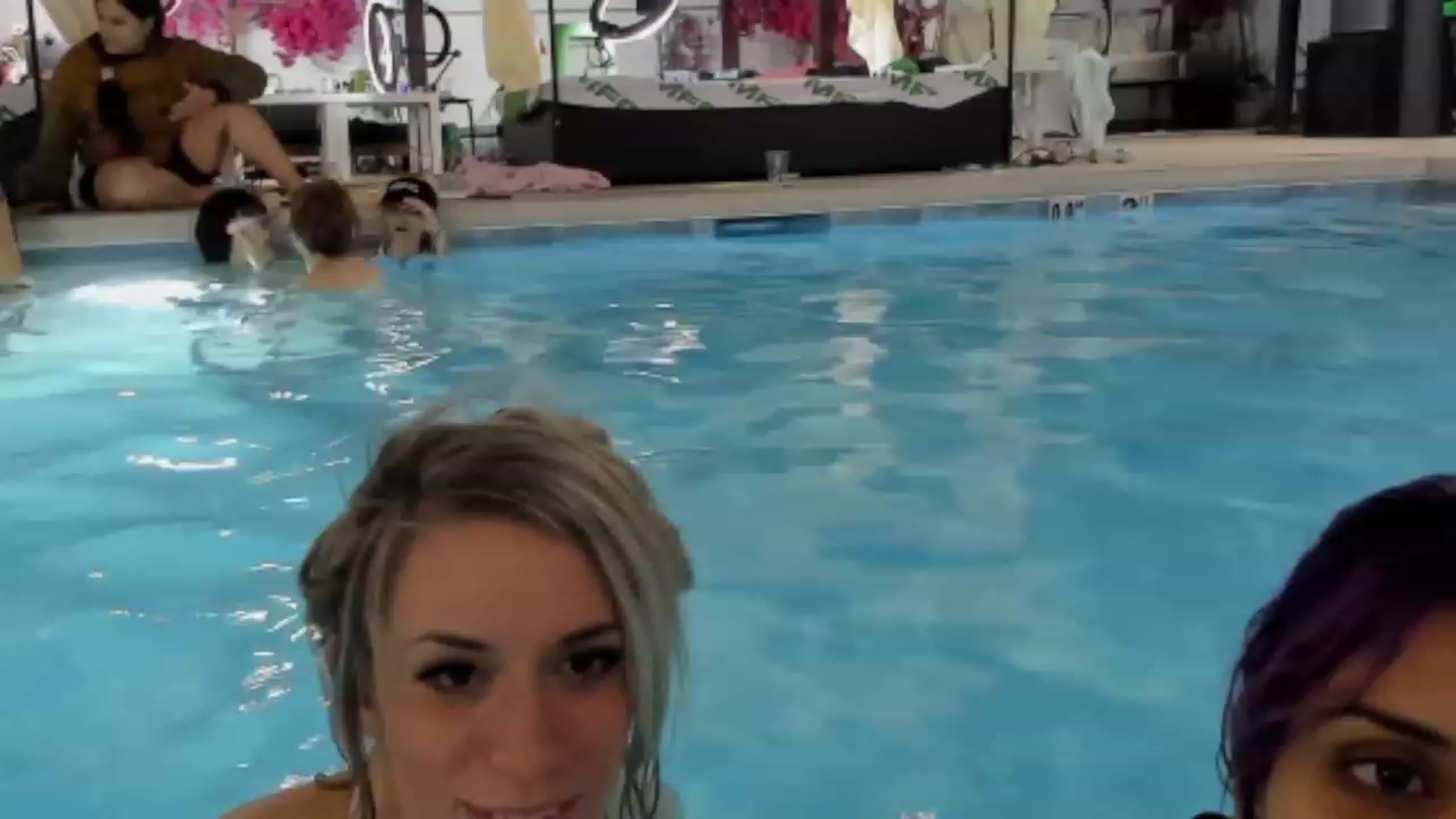 Gallery image thumbnail from Reige's myfreecams stream on, 10/12/2023, 11:33 image 7 of 20