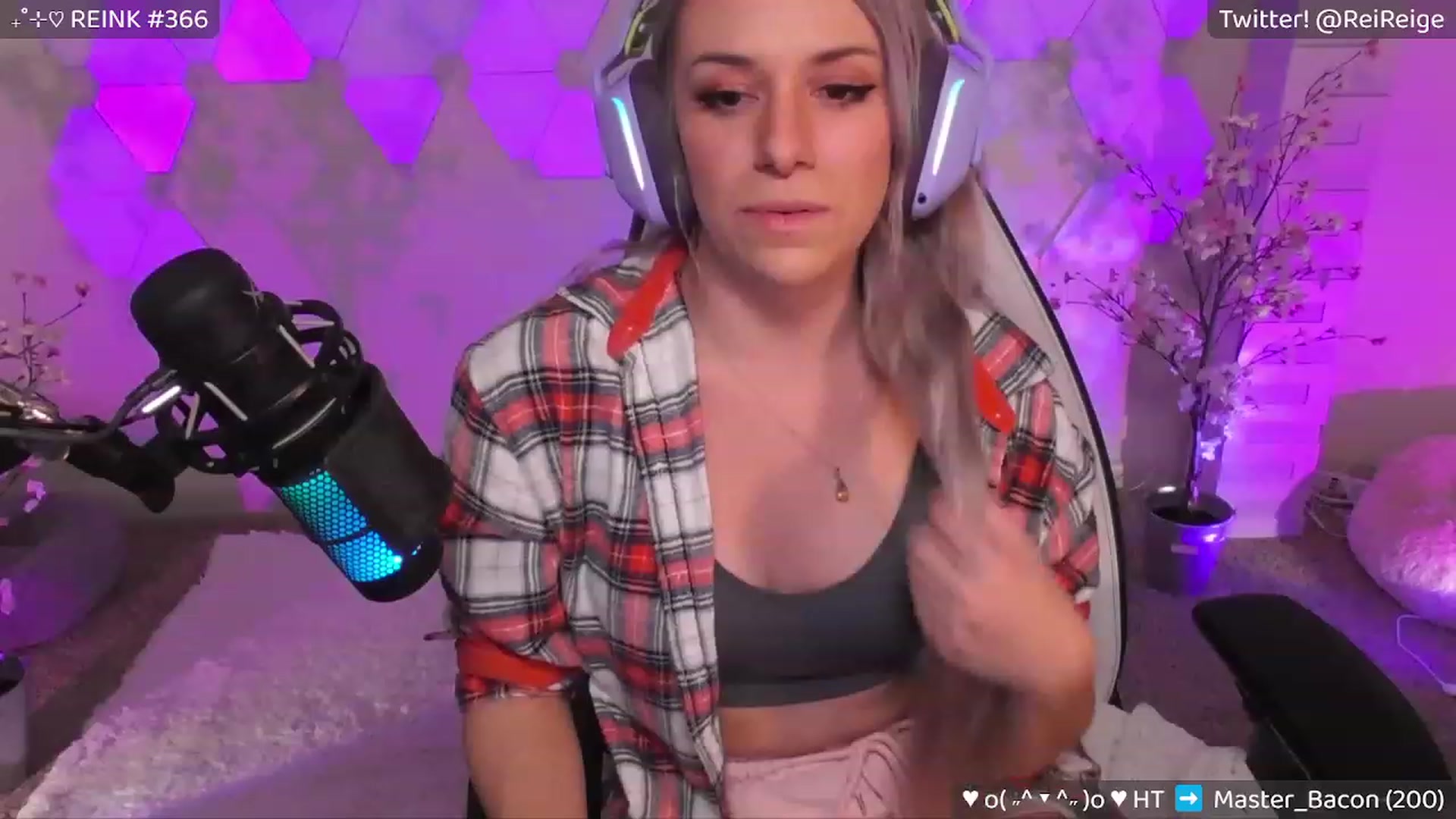 Gallery image thumbnail from Reige's myfreecams stream on, 10/21/2023, 07:47 image 2 of 20