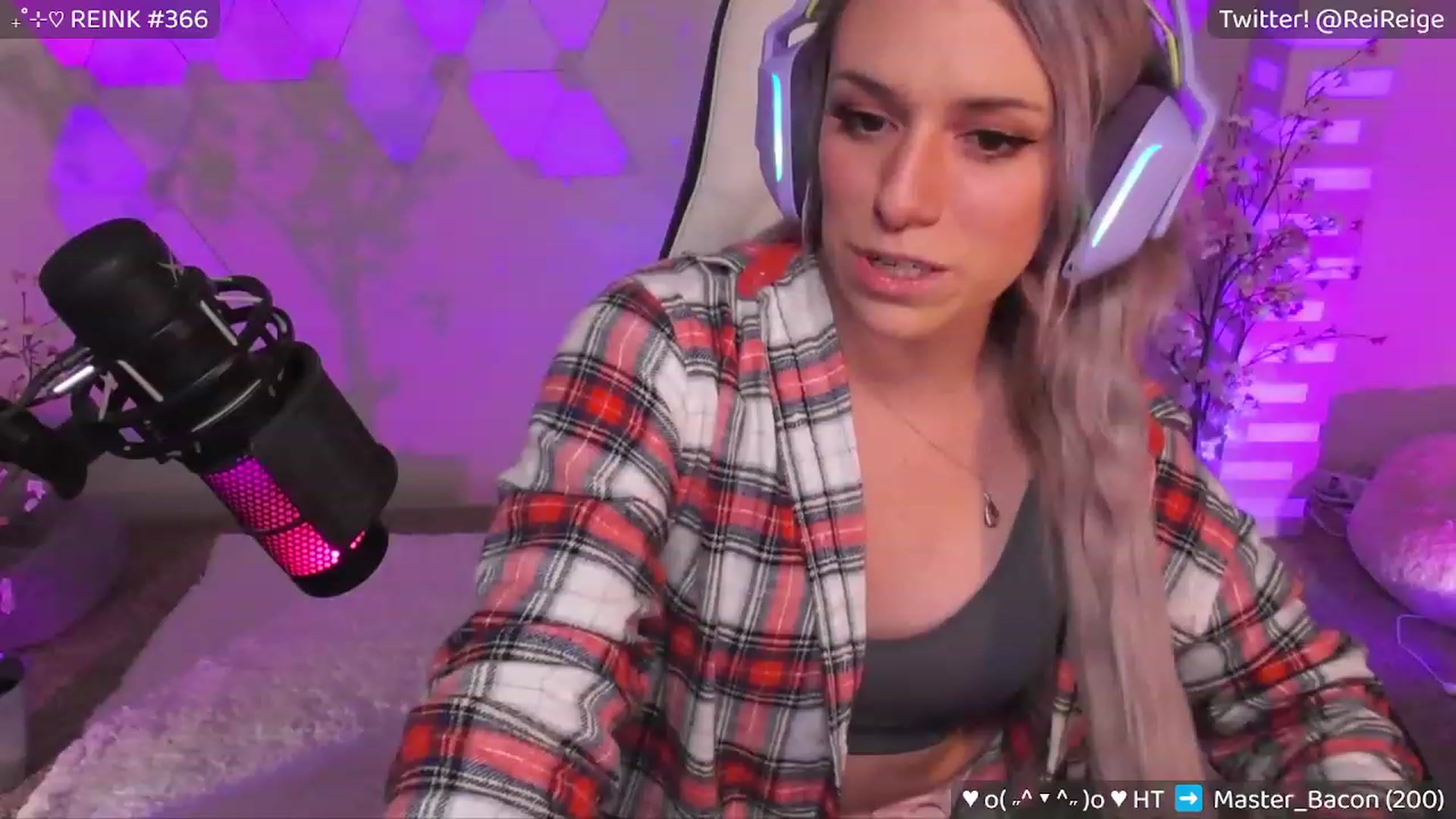 Gallery image thumbnail from Reige's myfreecams stream on, 10/21/2023, 07:47 image 6 of 20