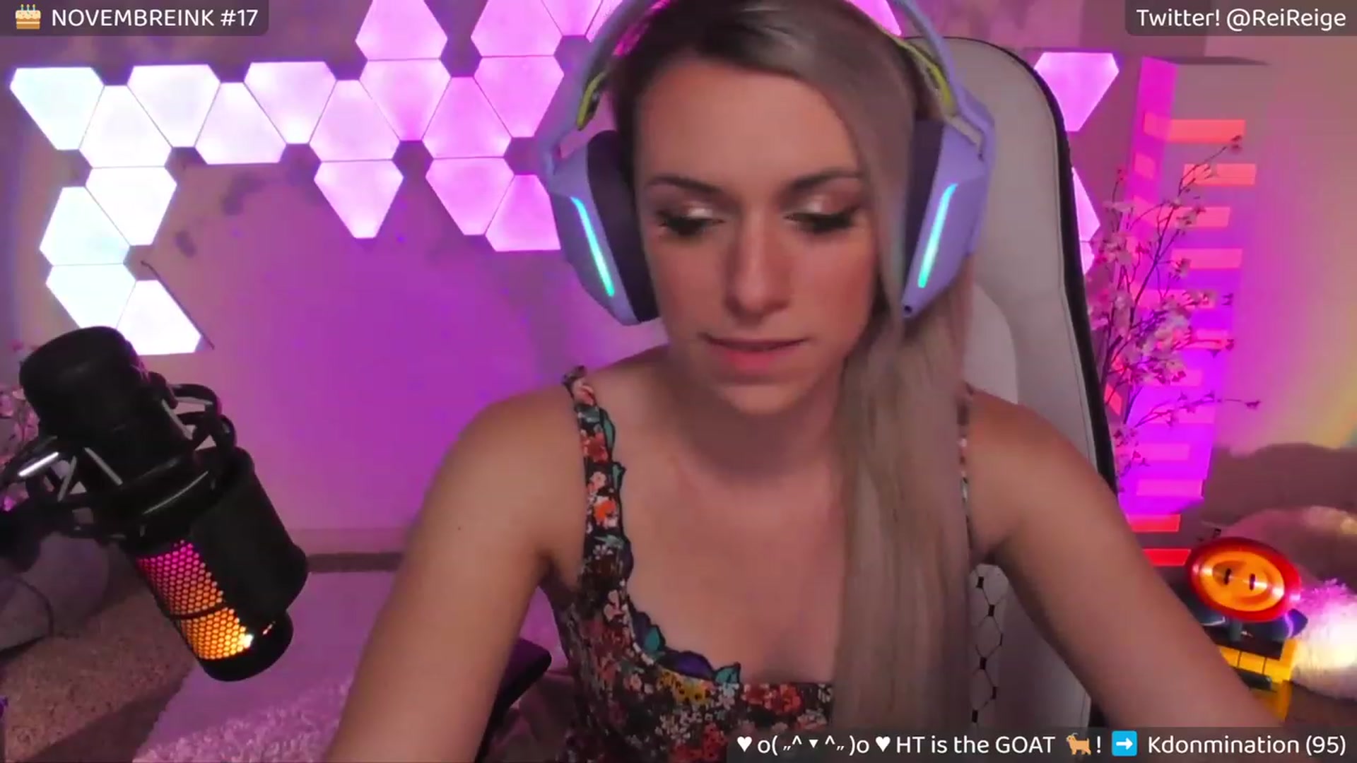 Gallery image thumbnail from Reige's myfreecams stream on, 11/16/2023, 08:24 image 8 of 20