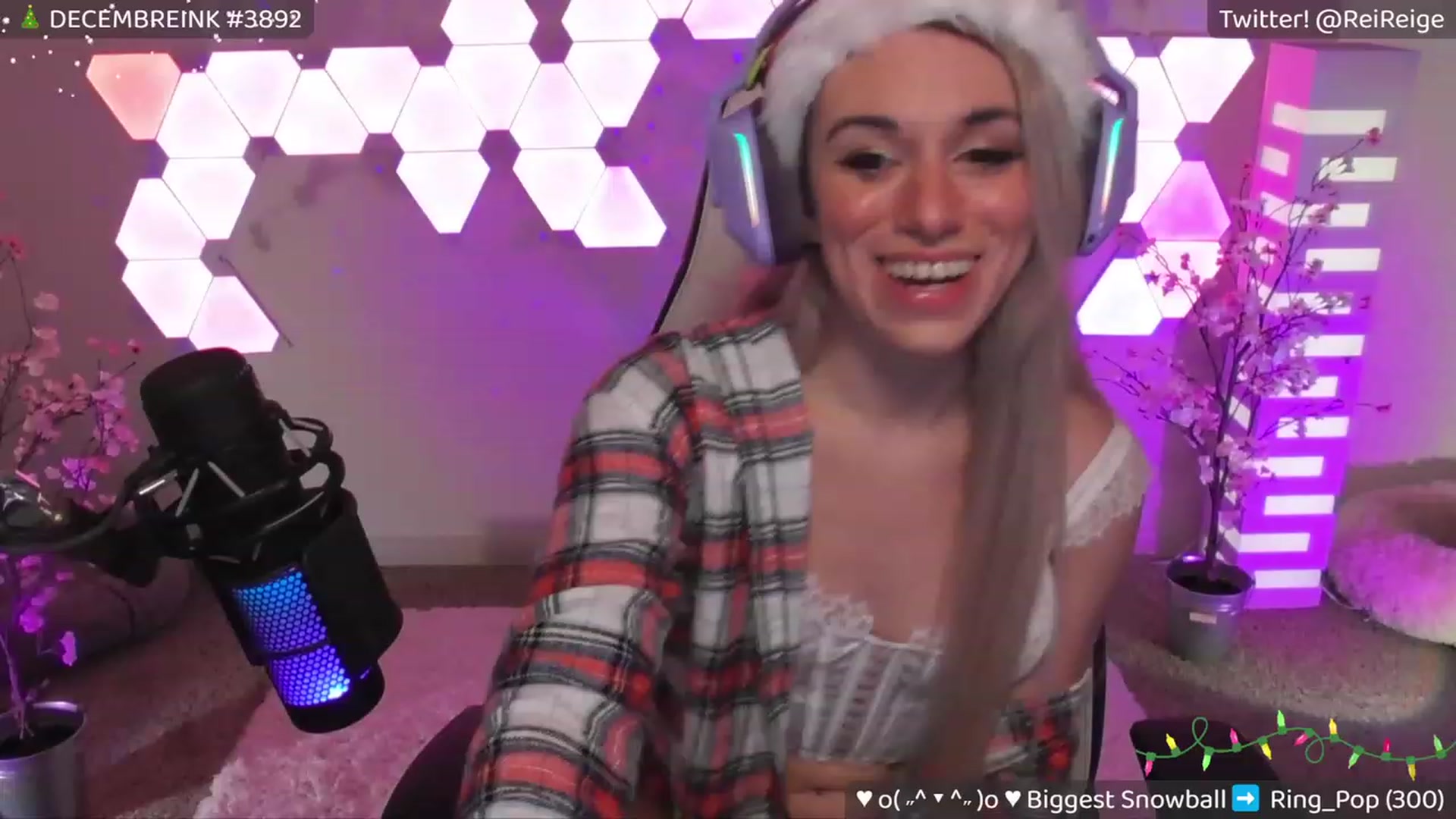 Gallery image thumbnail from Reige's myfreecams stream on, 12/08/2023, 08:50 image 11 of 20