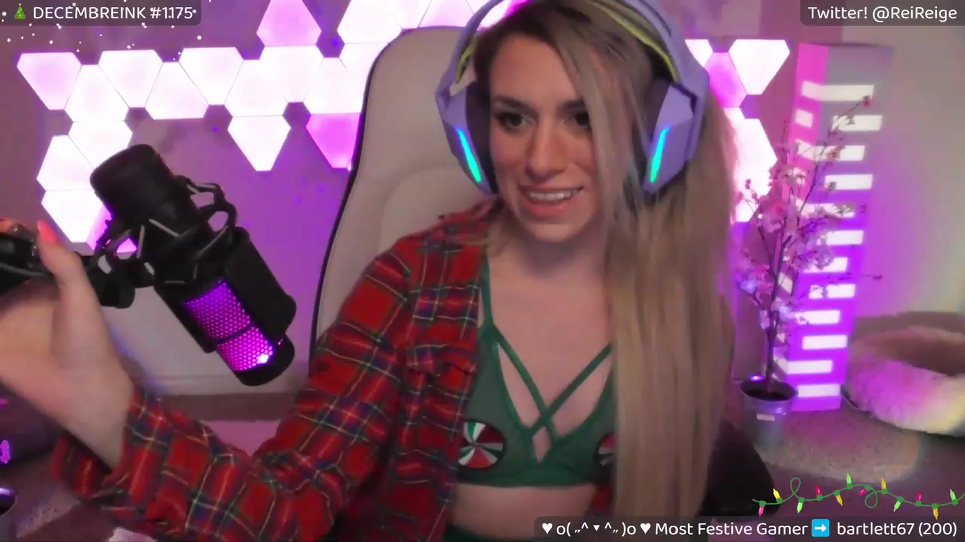 Gallery image thumbnail from Reige's myfreecams stream on, 12/17/2023, 09:09 image 8 of 20