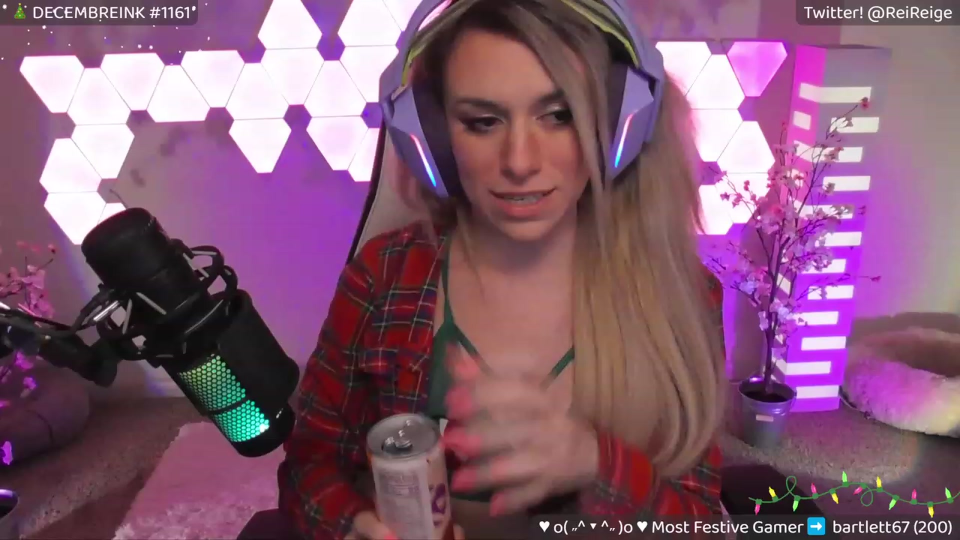 Gallery image thumbnail from Reige's myfreecams stream on, 12/17/2023, 09:09 image 14 of 20