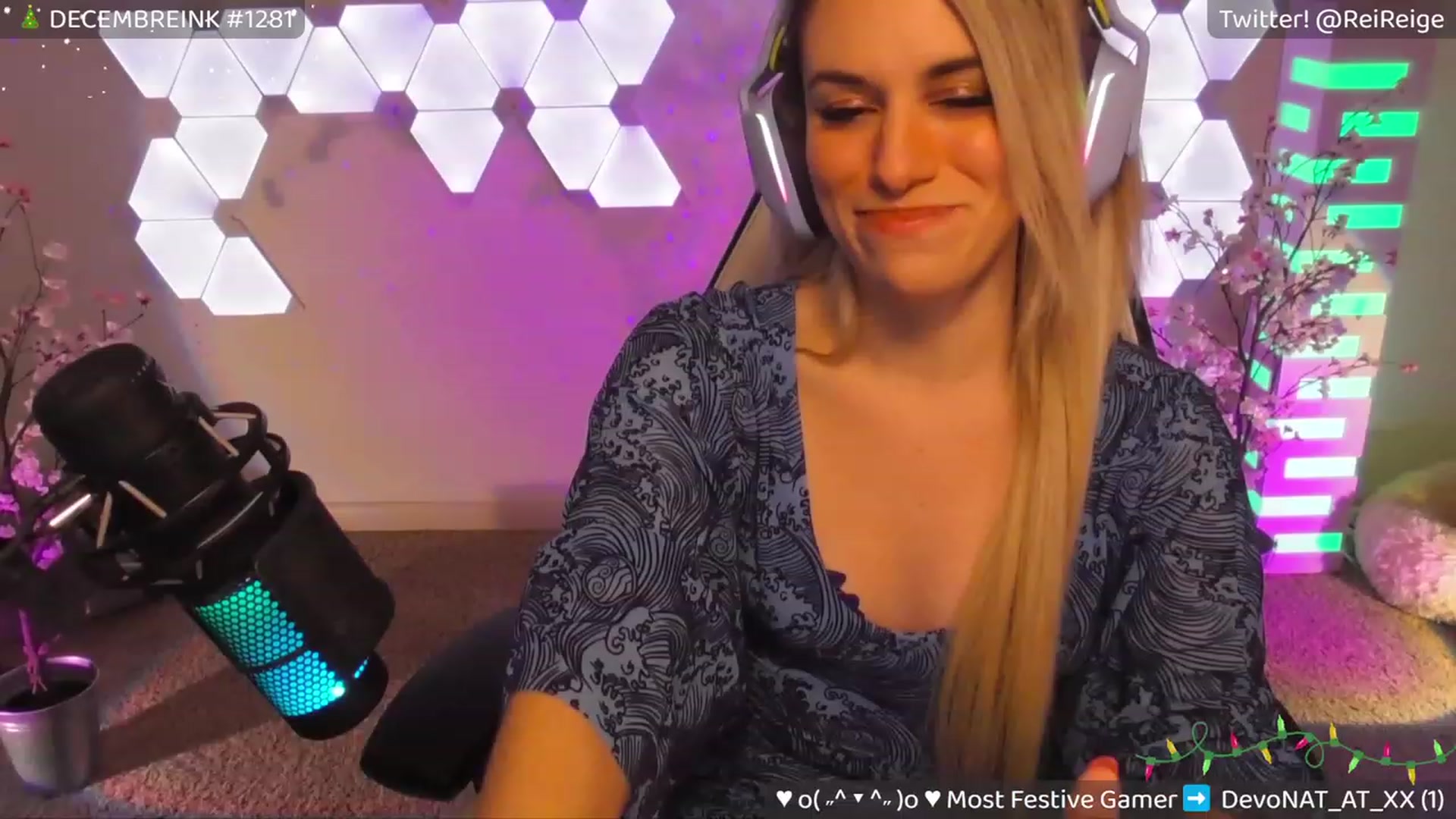 Gallery image thumbnail from Reige's myfreecams stream on, 12/20/2023, 08:26 image 16 of 20