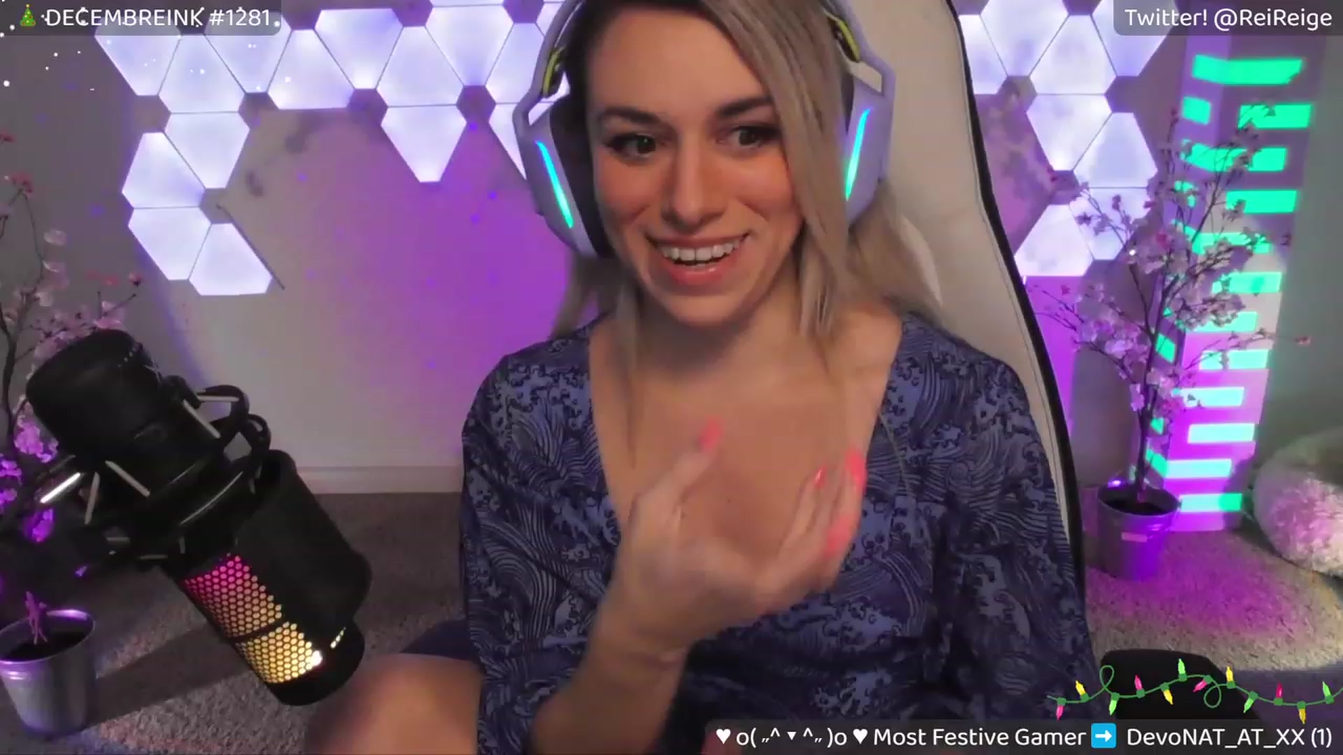 Gallery image thumbnail from Reige's myfreecams stream on, 12/20/2023, 08:26 image 7 of 20