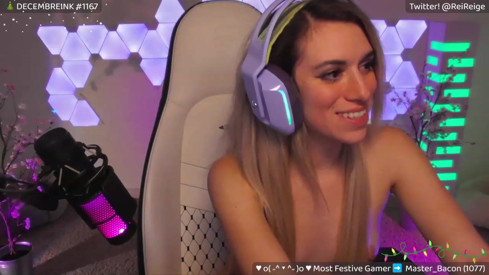 Gallery image thumbnail from Reige's myfreecams stream on, 12/20/2023, 13:14 image 2 of 20