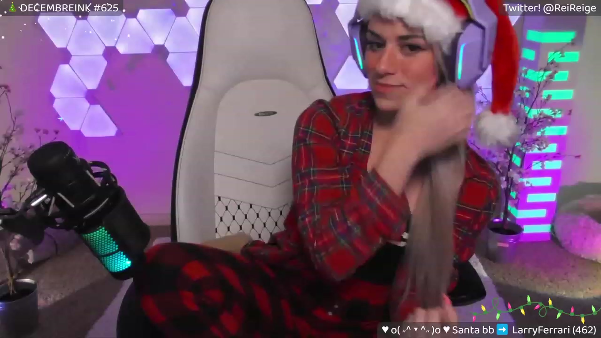 Gallery image thumbnail from Reige's myfreecams stream on, 12/26/2023, 08:59 image 8 of 20