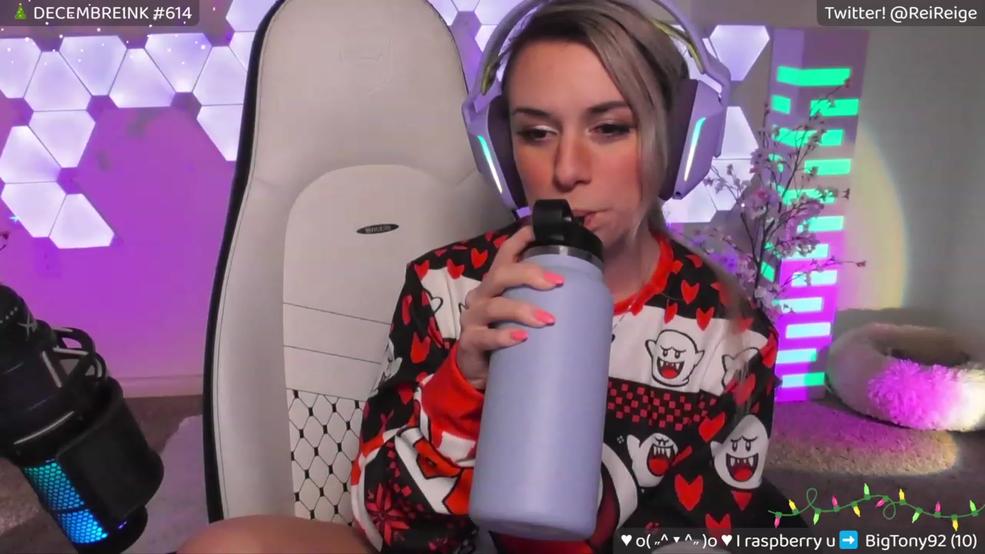 Gallery image thumbnail from Reige's myfreecams stream on, 12/31/2023, 09:04 image 7 of 20