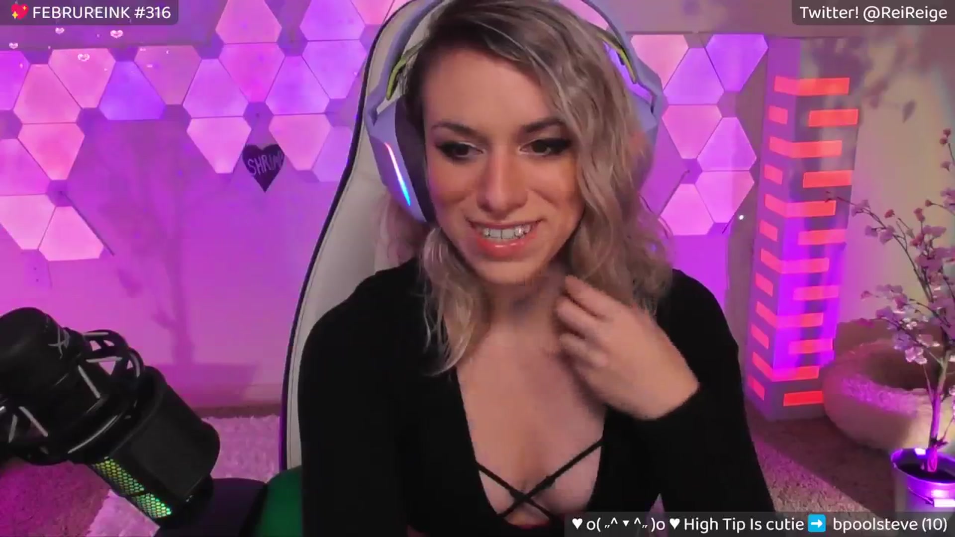 Gallery image thumbnail from Reige's myfreecams stream on, 02/08/2024, 09:03 image 4 of 20
