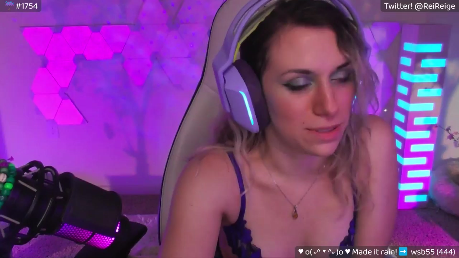 Gallery image thumbnail from Reige's myfreecams stream on, 04/03/2024, 10:27 image 12 of 20