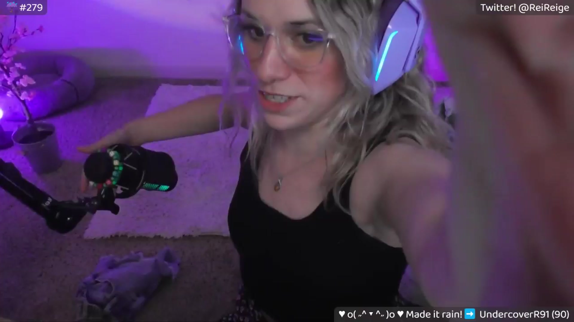 Gallery image thumbnail from Reige's myfreecams stream on, 04/12/2024, 11:31 image 6 of 20